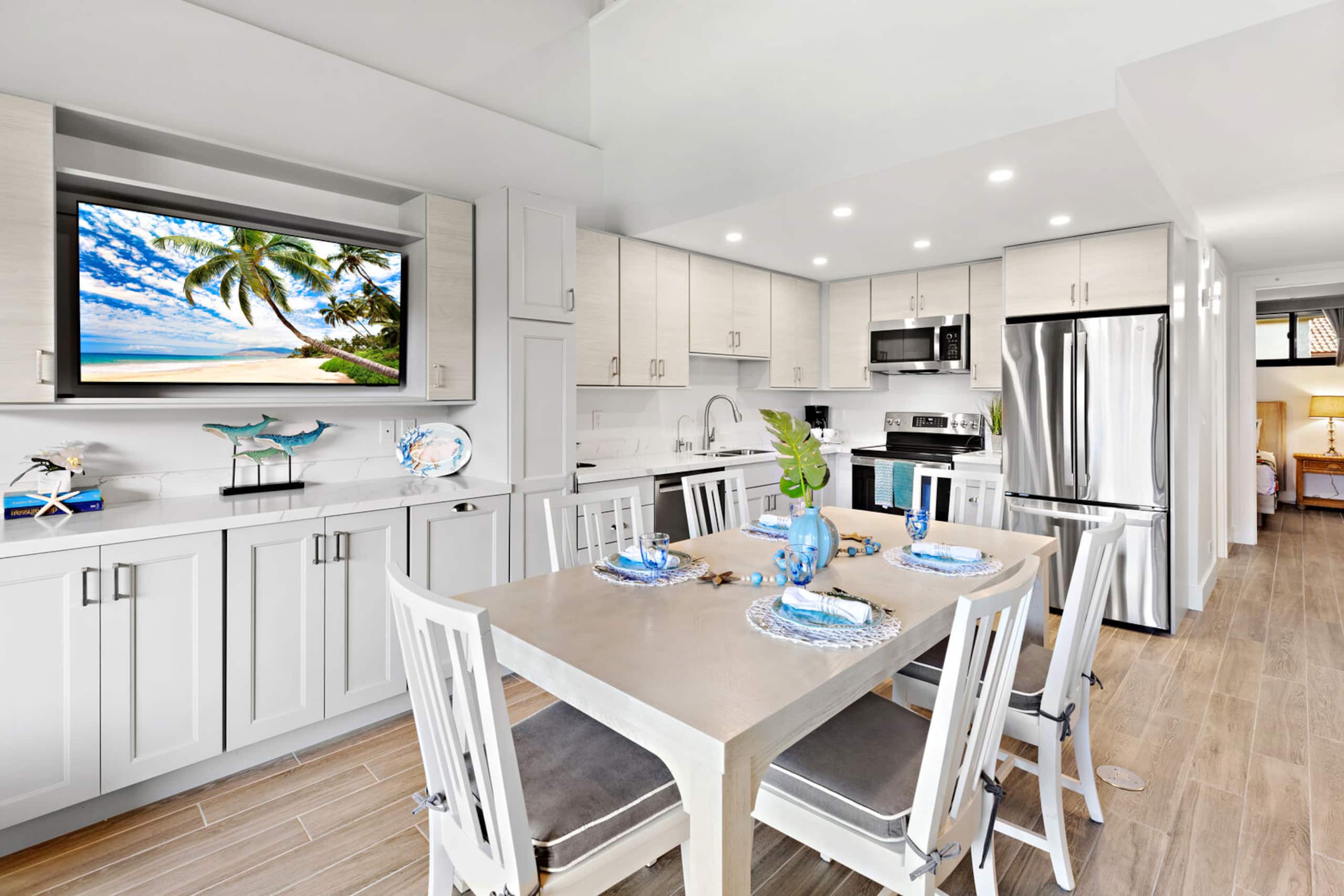 Condo in Lahaina · ★4.53 · 3 bedrooms · 6 beds · 2 baths - Image 12