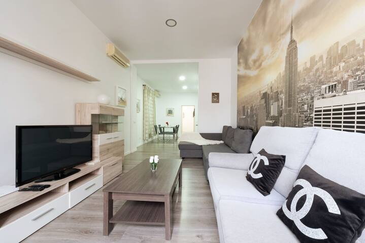 Downtown Amazing Apartment Puerta del Sol | A021 gallery image 2