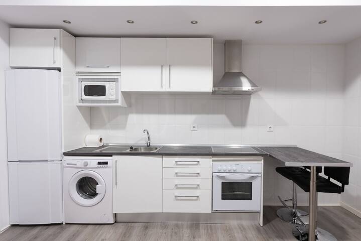 Downtown Amazing Apartment Puerta del Sol | A021 gallery image 3