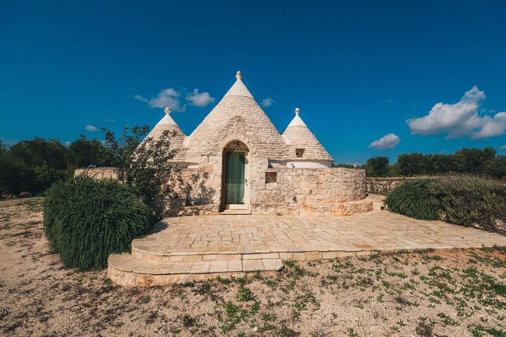 Trulli Tra Pietre Charming Trulli with Private gallery image 2