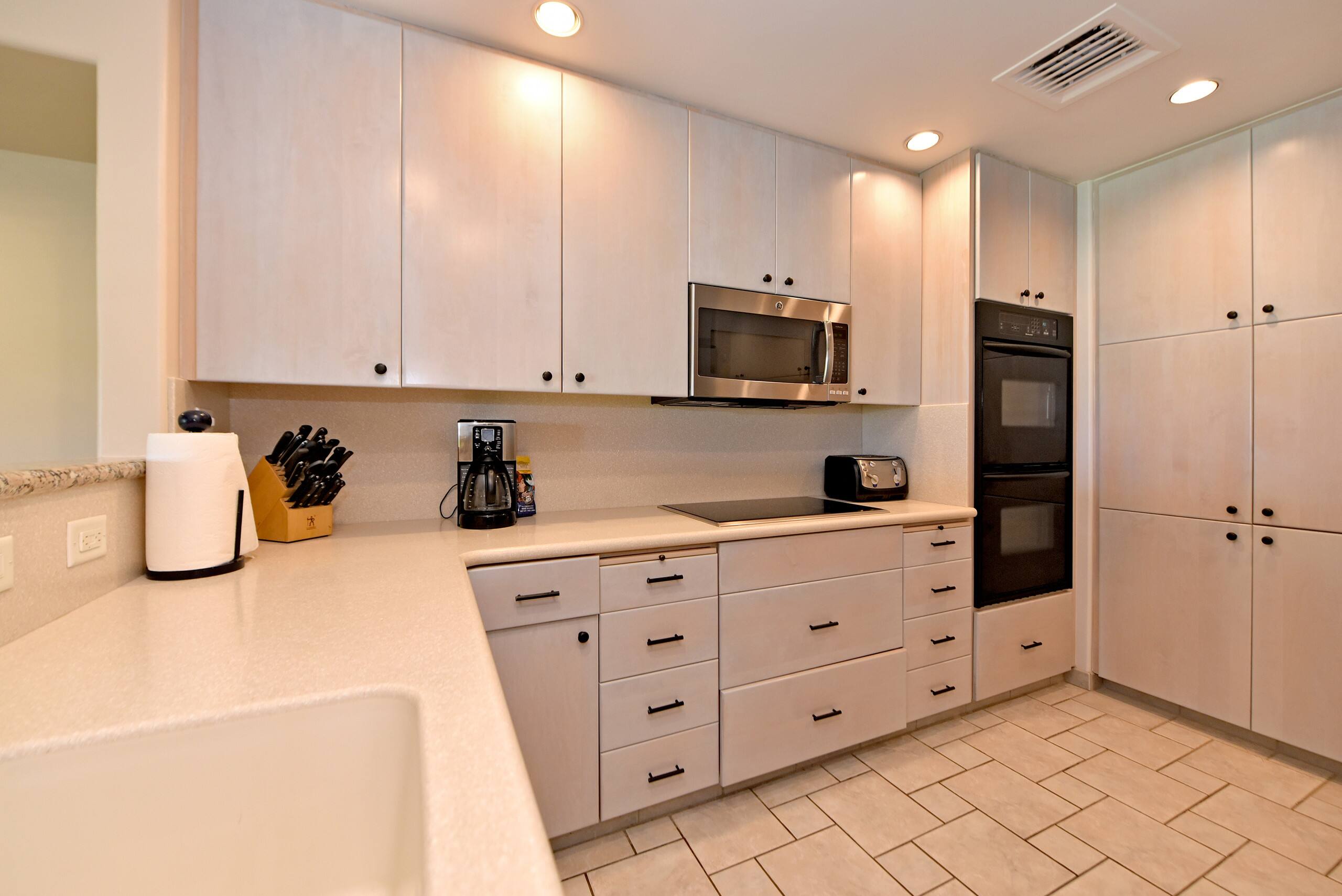 Condo in Lahaina · ★4.79 · 2 bedrooms · 3 beds · 2 baths - Image 7