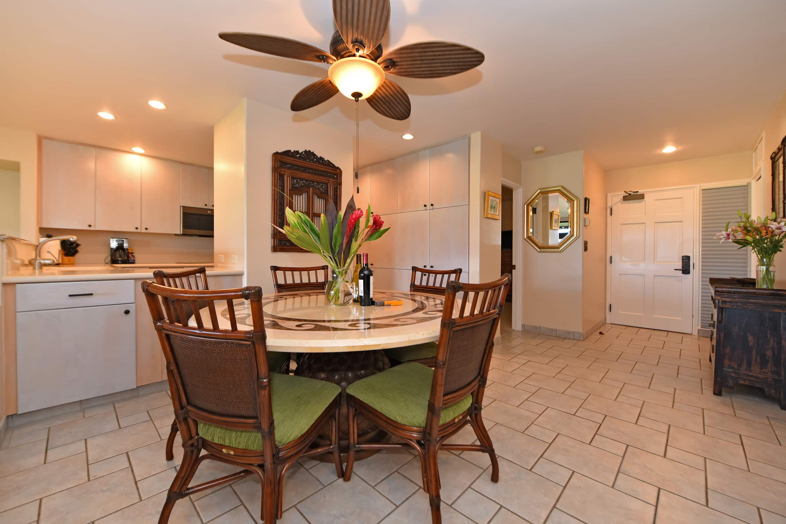 Condo in Lahaina · ★4.79 · 2 bedrooms · 3 beds · 2 baths - Image 10