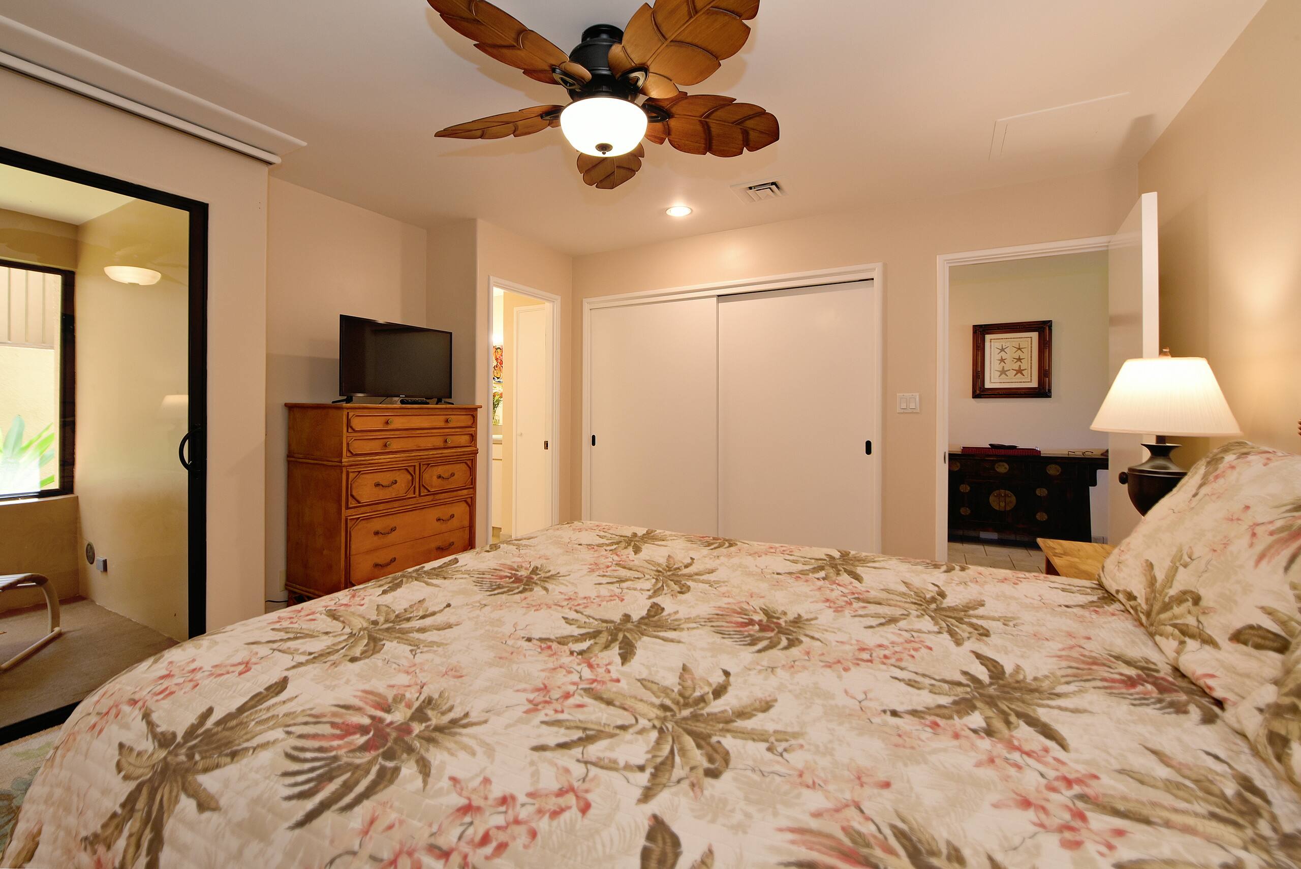 Condo in Lahaina · ★4.79 · 2 bedrooms · 3 beds · 2 baths - Image 19