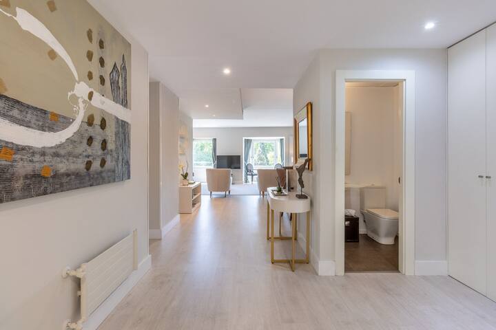 Elegant 2-Bedroom Apartment Near Retiro Park gallery image 5