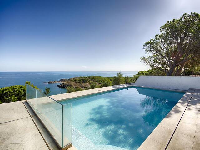 myfenolleda b – beautiful house in grifeu with sha gallery image 4