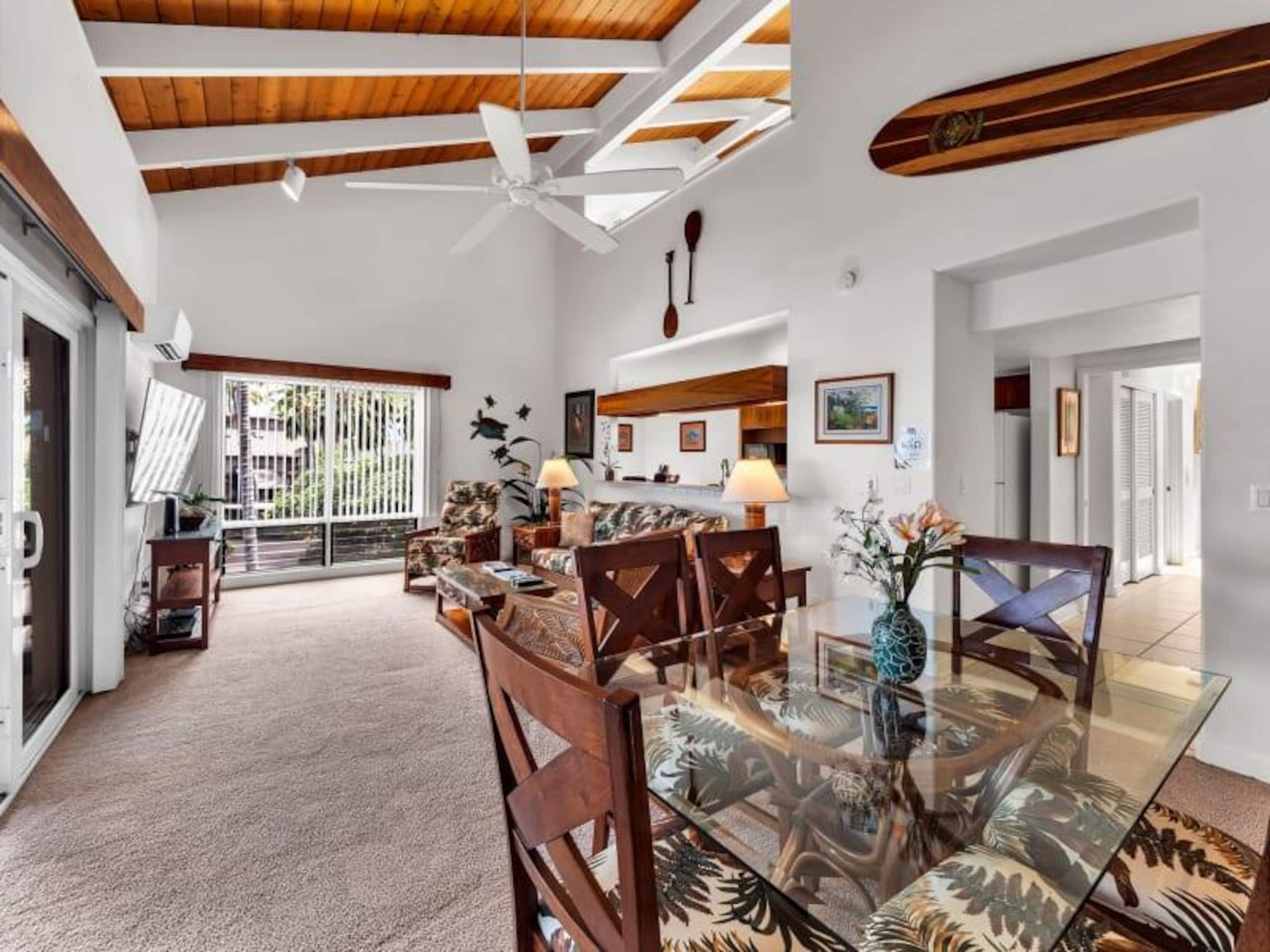 Condo in KAILUA-KONA · ★4.54 · 2 bedrooms · 3 beds · 2 baths - Image 8