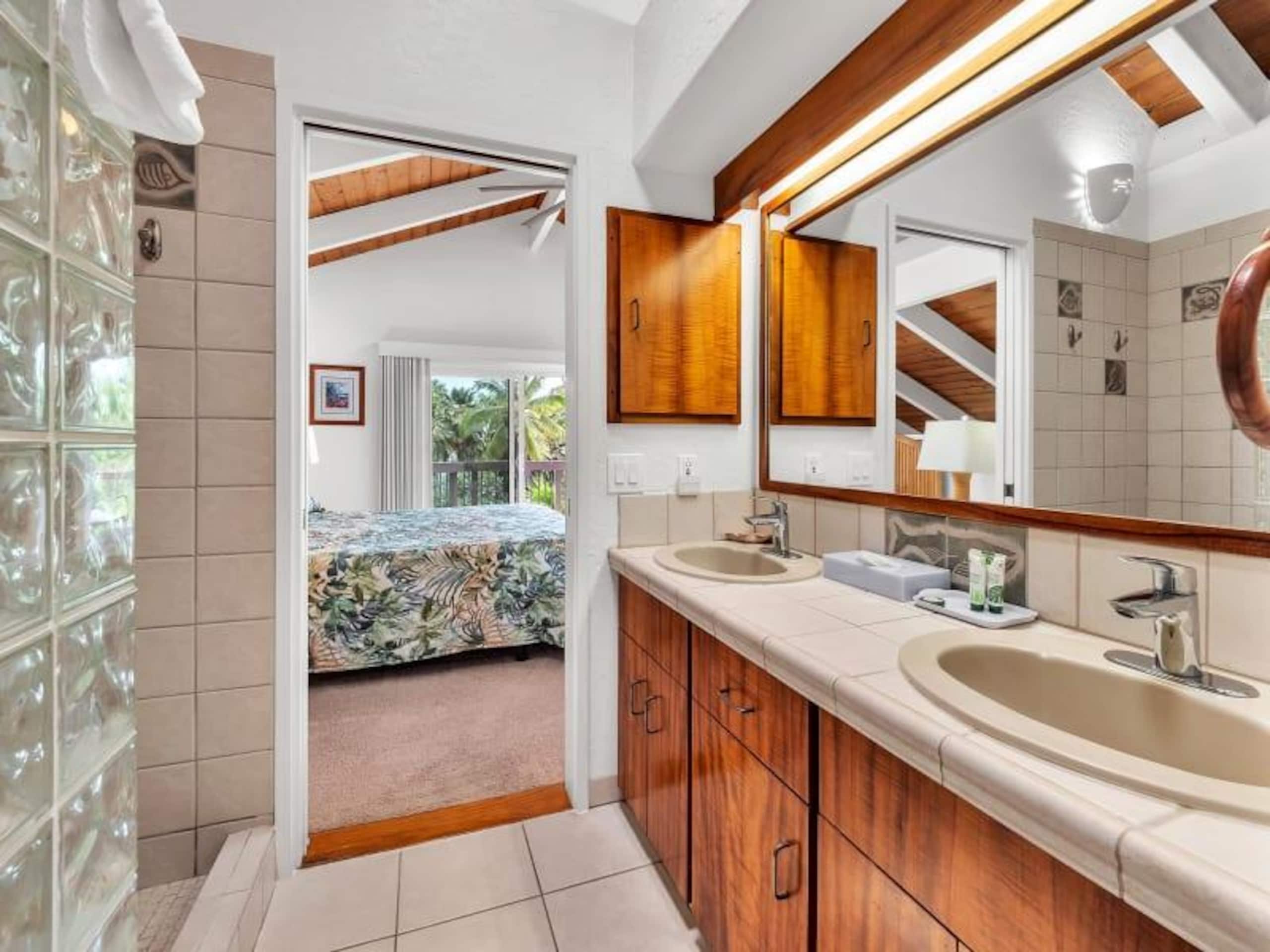 Condo in KAILUA-KONA · ★4.54 · 2 bedrooms · 3 beds · 2 baths - Image 23