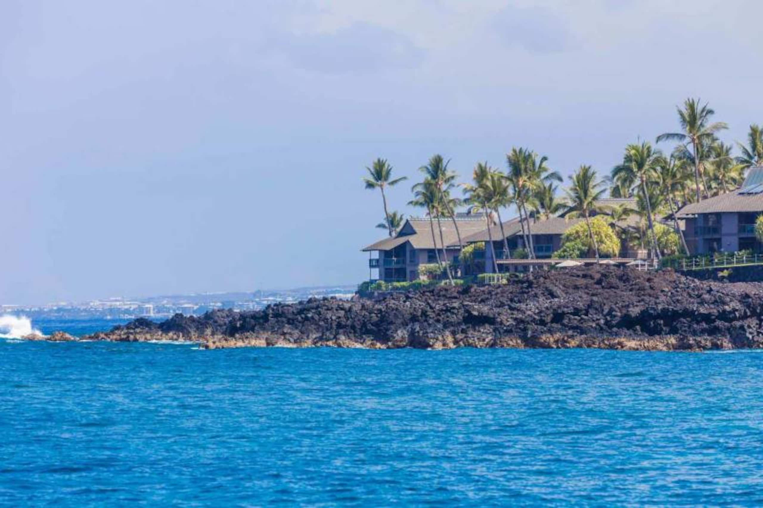 Condo in KAILUA-KONA · ★4.7 · 2 bedrooms · 3 beds · 2 baths - Image 3