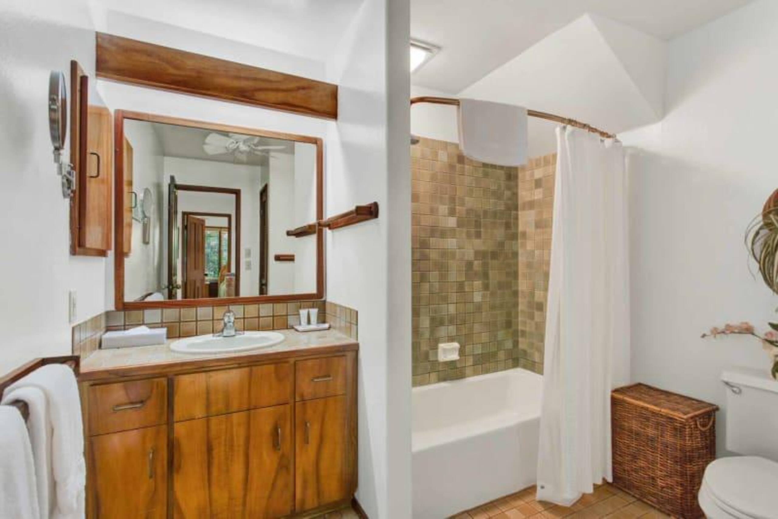 Condo in KAILUA-KONA · ★4.33 · 2 bedrooms · 3 beds · 2 baths - Image 14