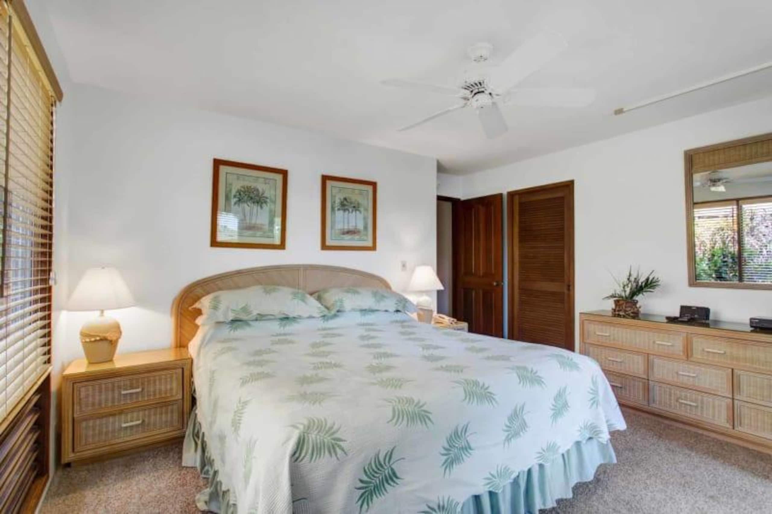Condo in KAILUA-KONA · ★4.33 · 2 bedrooms · 3 beds · 2 baths - Image 3