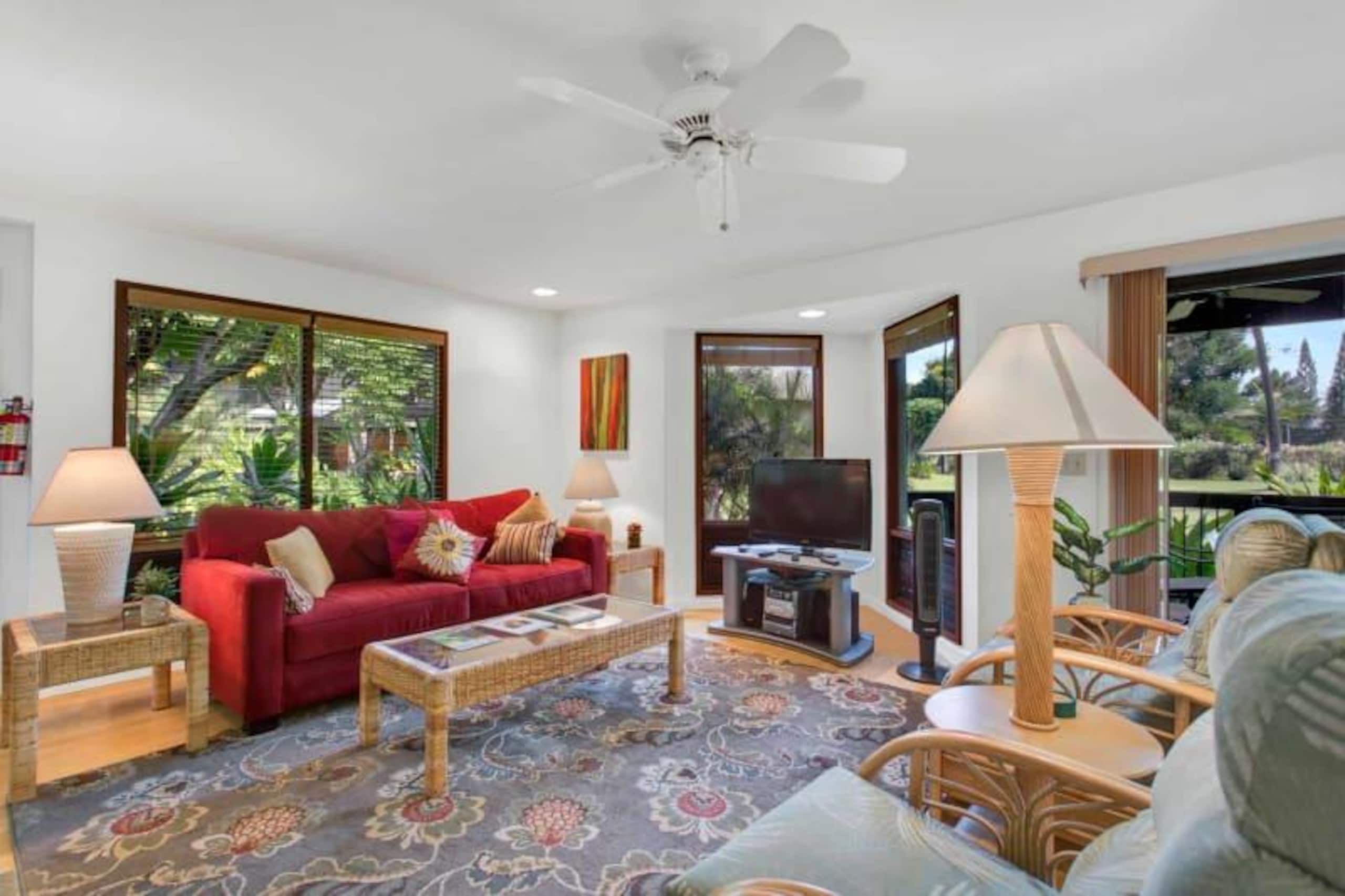 Condo in KAILUA-KONA · ★4.33 · 2 bedrooms · 3 beds · 2 baths - Image 9
