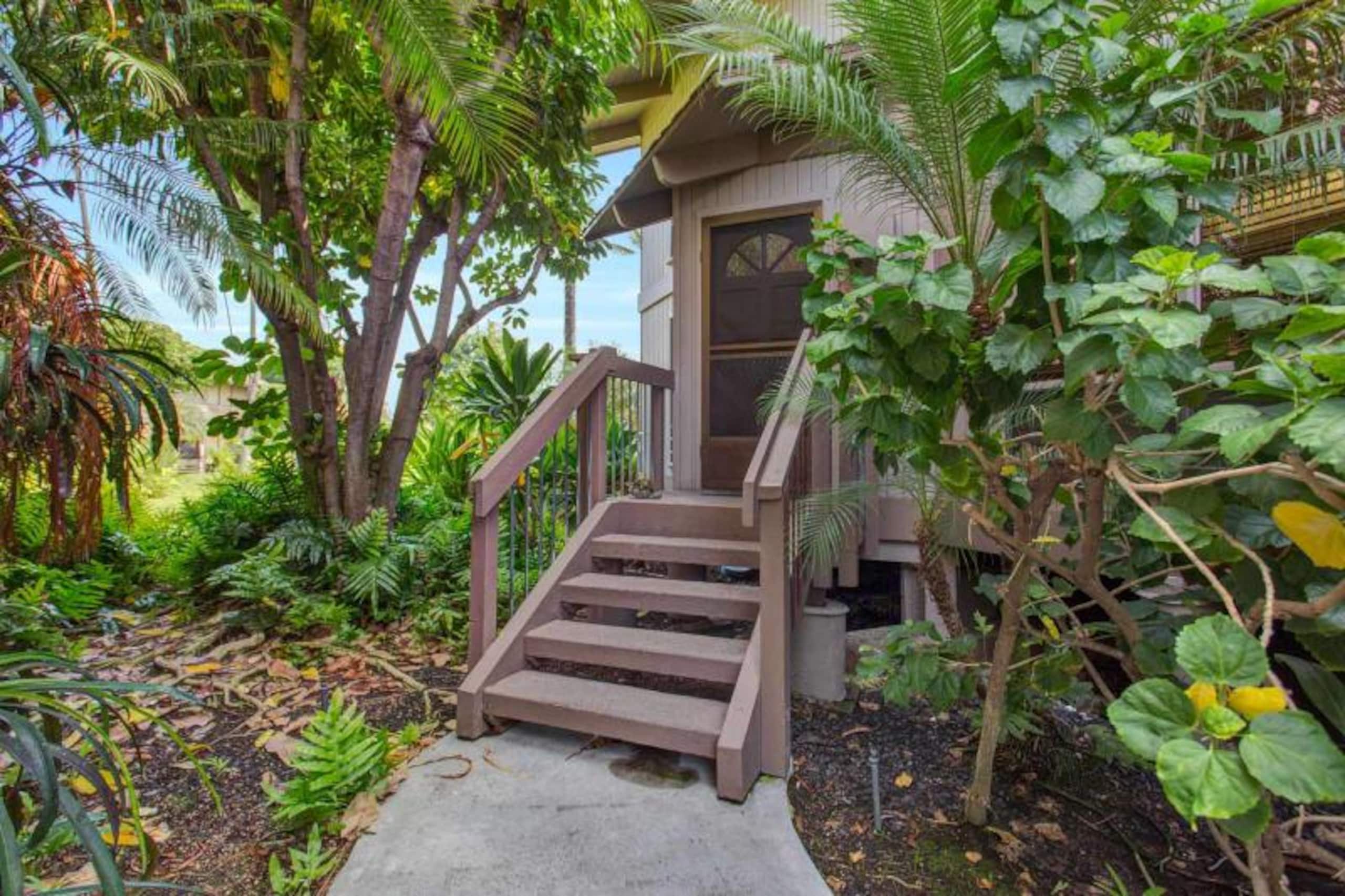 Condo in KAILUA-KONA · ★4.33 · 2 bedrooms · 3 beds · 2 baths - Image 5