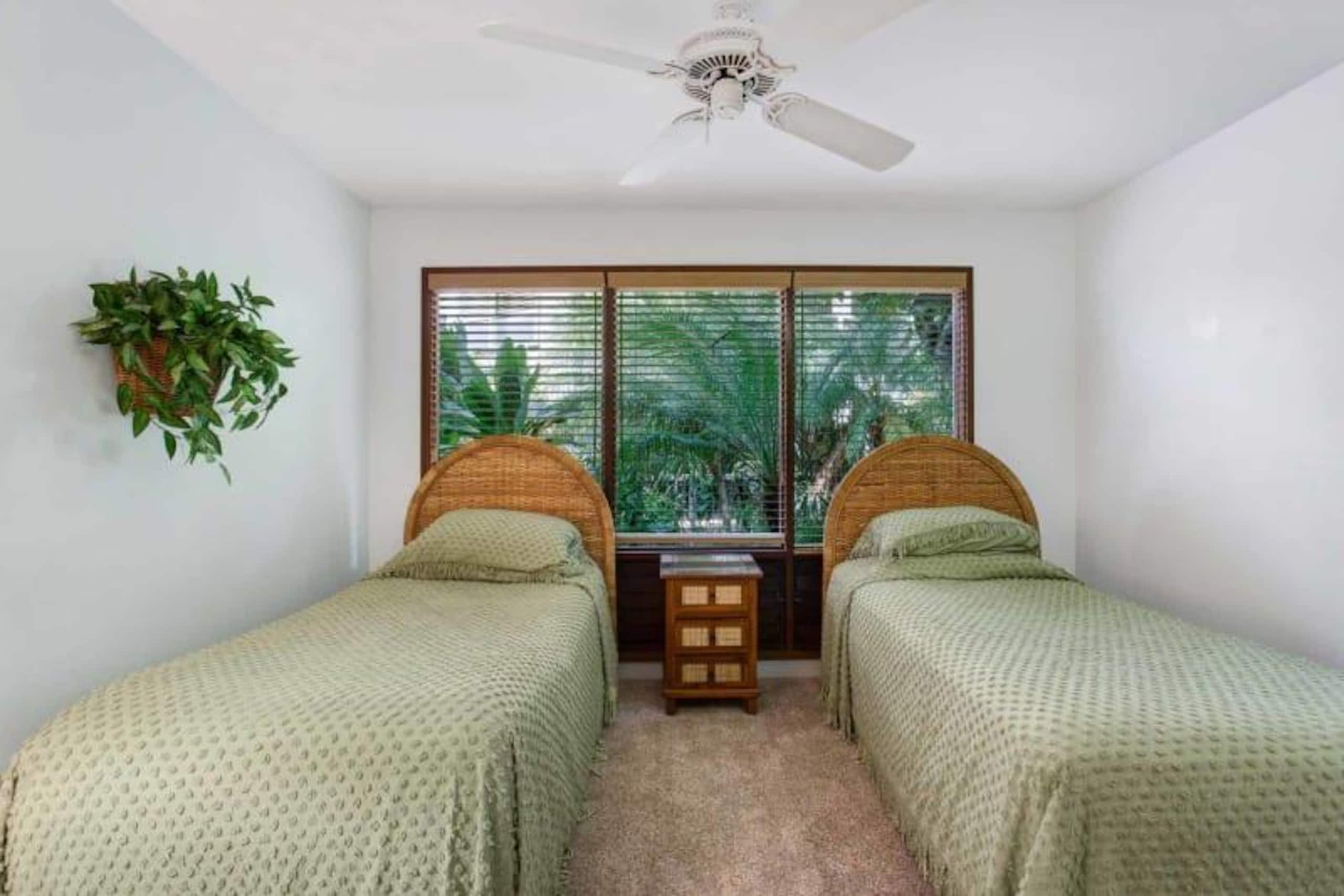 Condo in KAILUA-KONA · ★4.33 · 2 bedrooms · 3 beds · 2 baths - Image 16