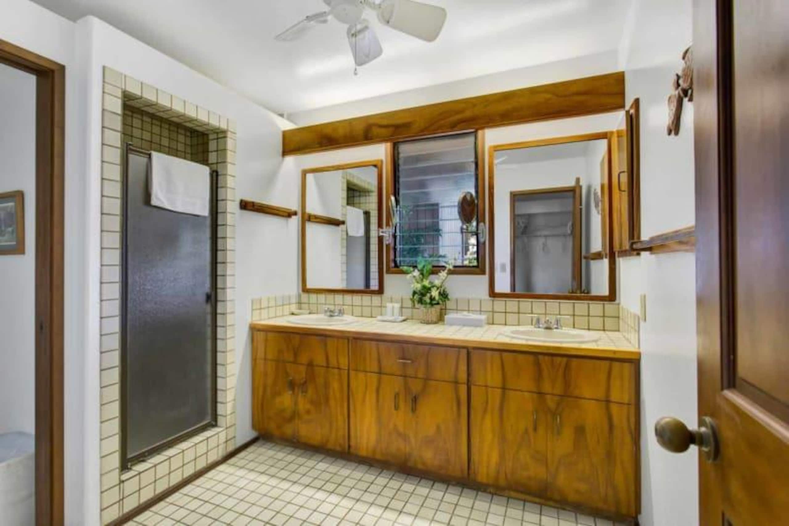Condo in KAILUA-KONA · ★4.33 · 2 bedrooms · 3 beds · 2 baths - Image 15