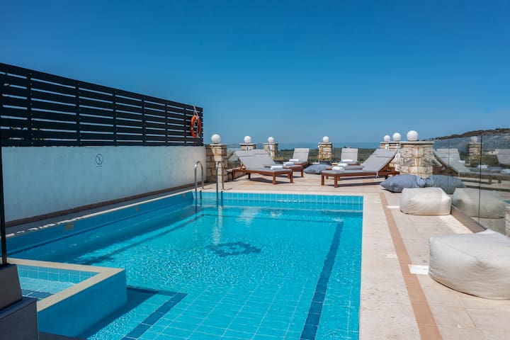 Alexandros villa ,private pool, Near tavern gallery image 3