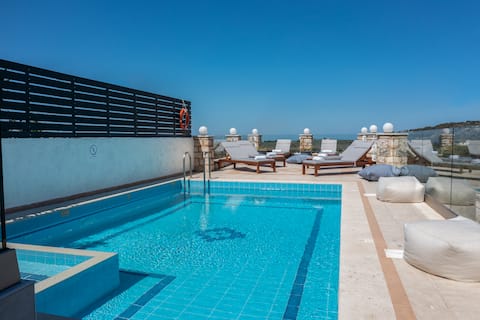 Alexandros villa, private pool, Near tavern