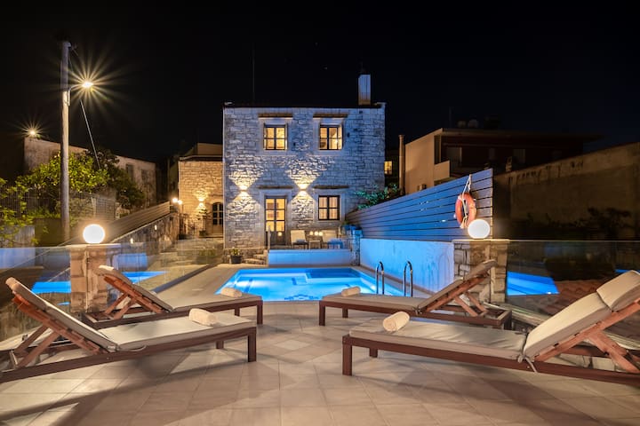Alexandros villa, private pool, Near tavern
