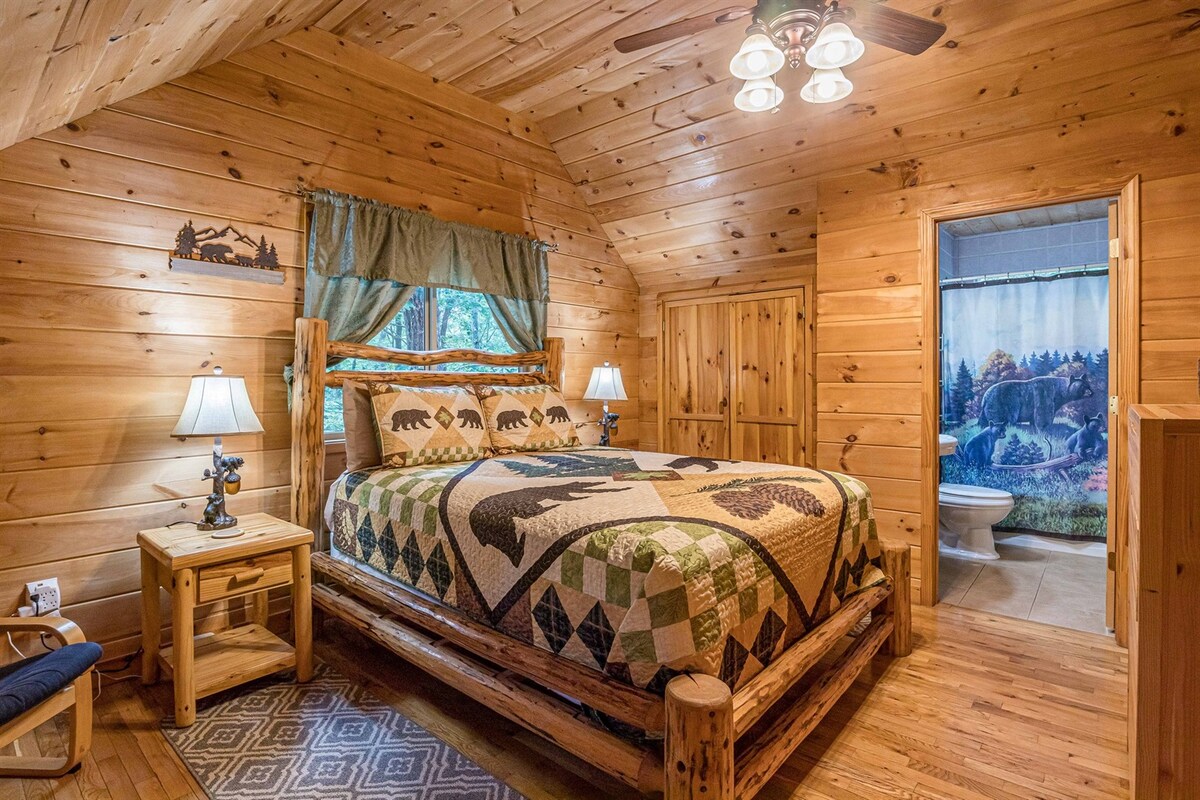 Slaapkamer en bad voor gasten op de bovenverdieping