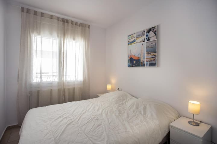 1001 شقة لـ 4 أشخاص شقة  إمبوريابرافا | 364800