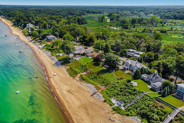 Vacasa Michigan managed Airbnb listing 1