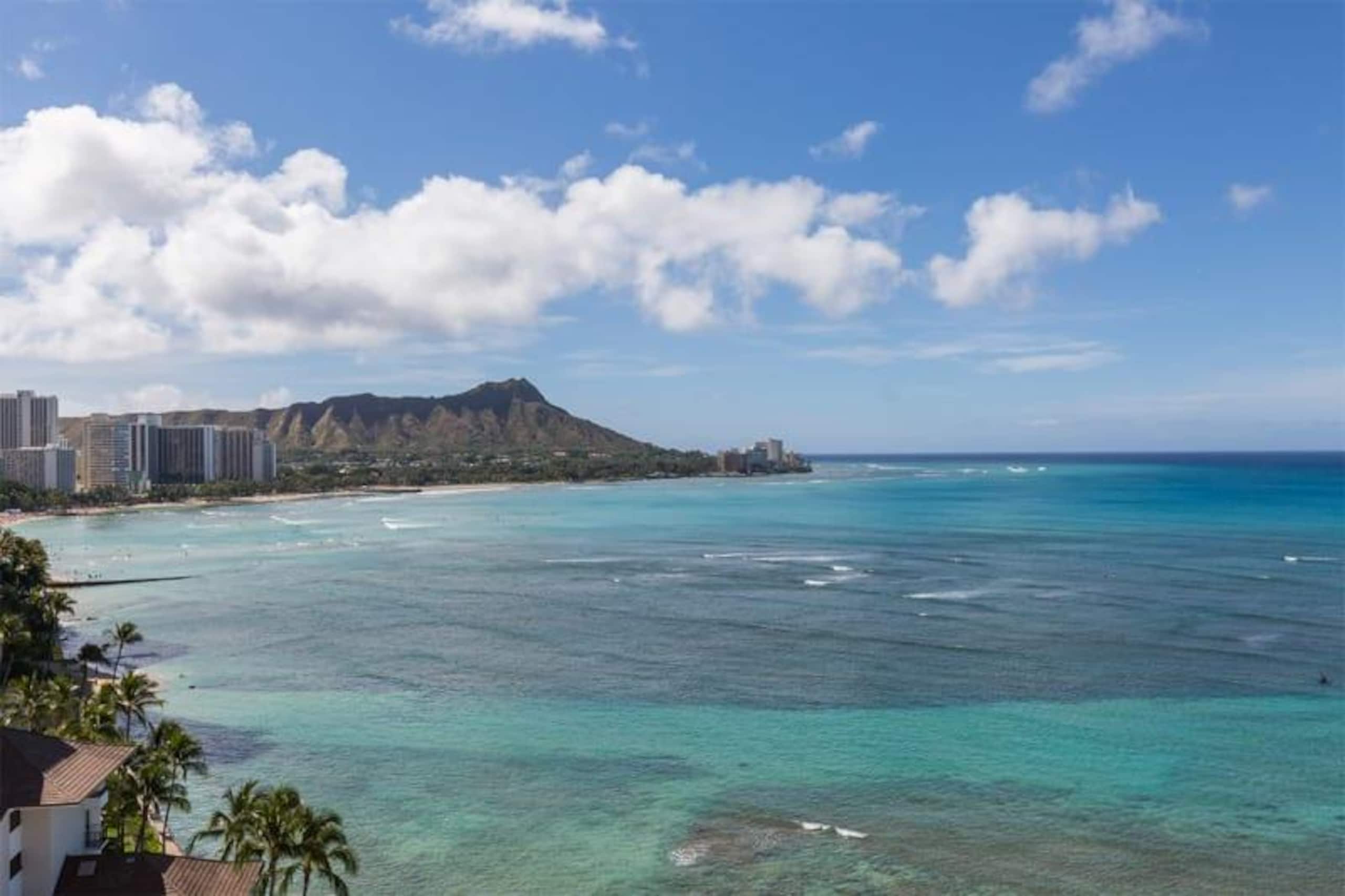 Condo in Honolulu · ★4.6 · Studio · 1 bed · 1 private bath - Image 18