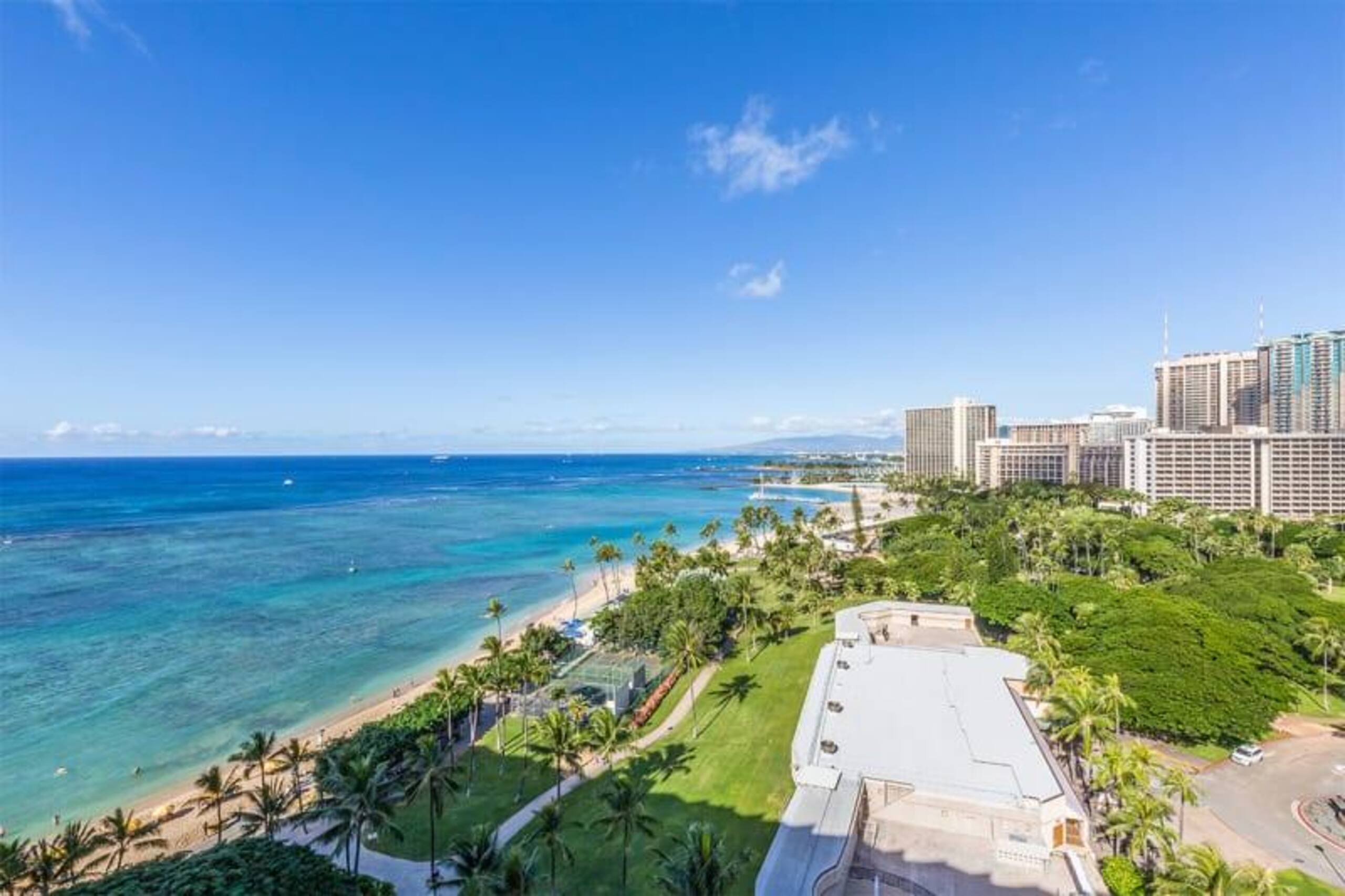 Condo in Honolulu · ★4.6 · Studio · 1 bed · 1 private bath - Image 26