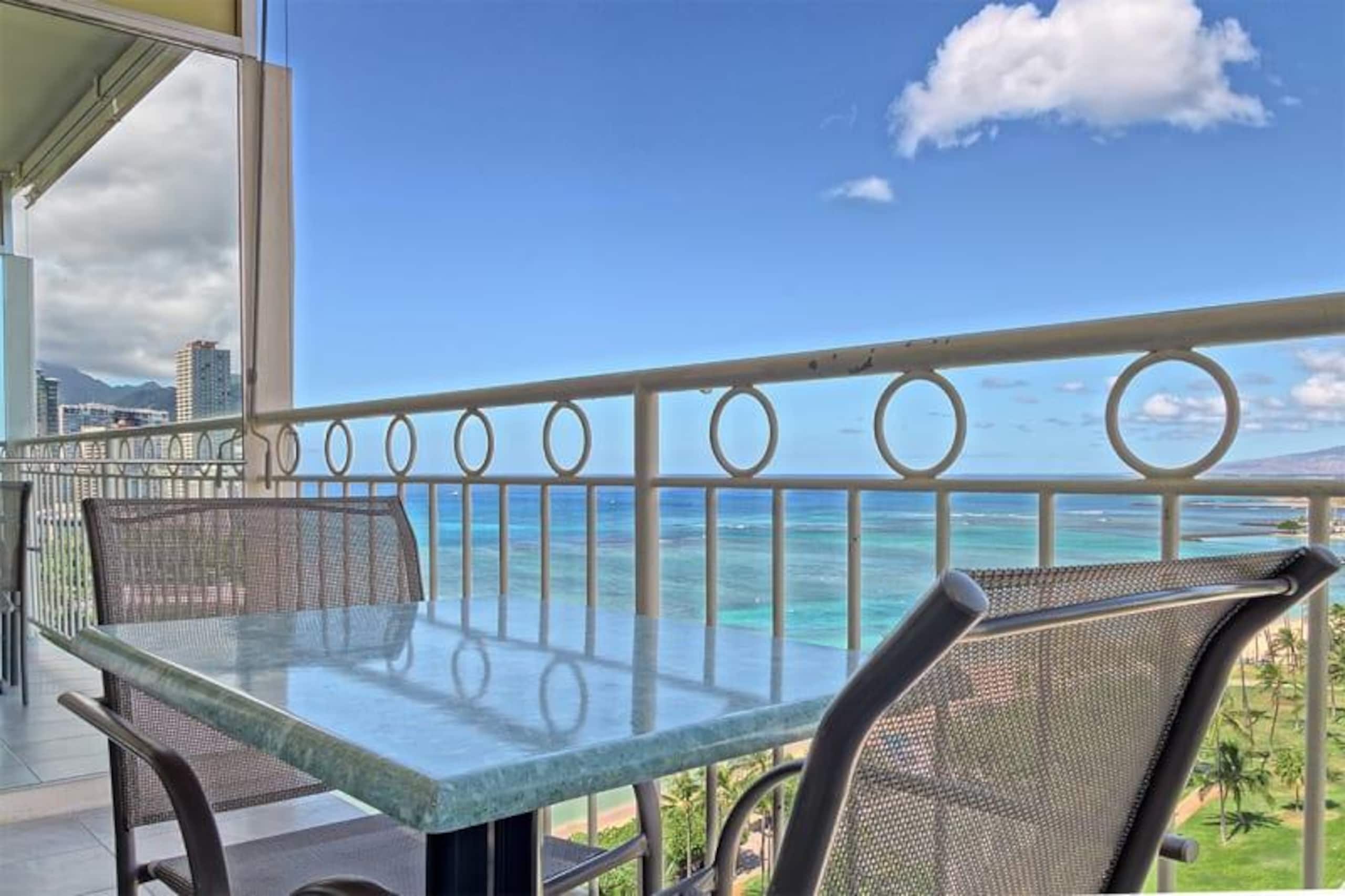 Condo in Honolulu · ★4.68 · Studio · 1 bed · 1 shared bath - Image 17