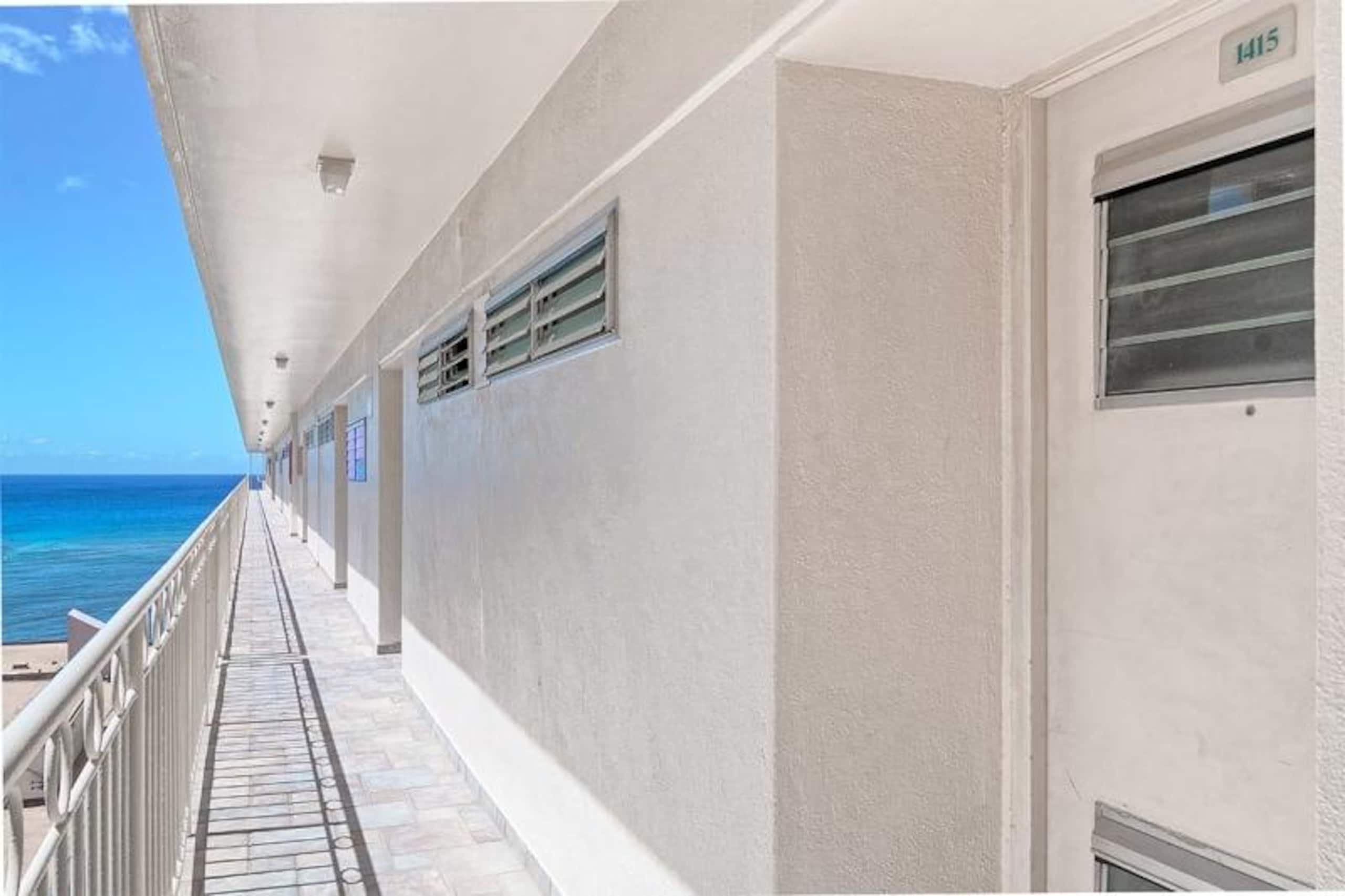Condo in Honolulu · ★4.68 · Studio · 1 bed · 1 shared bath - Image 12