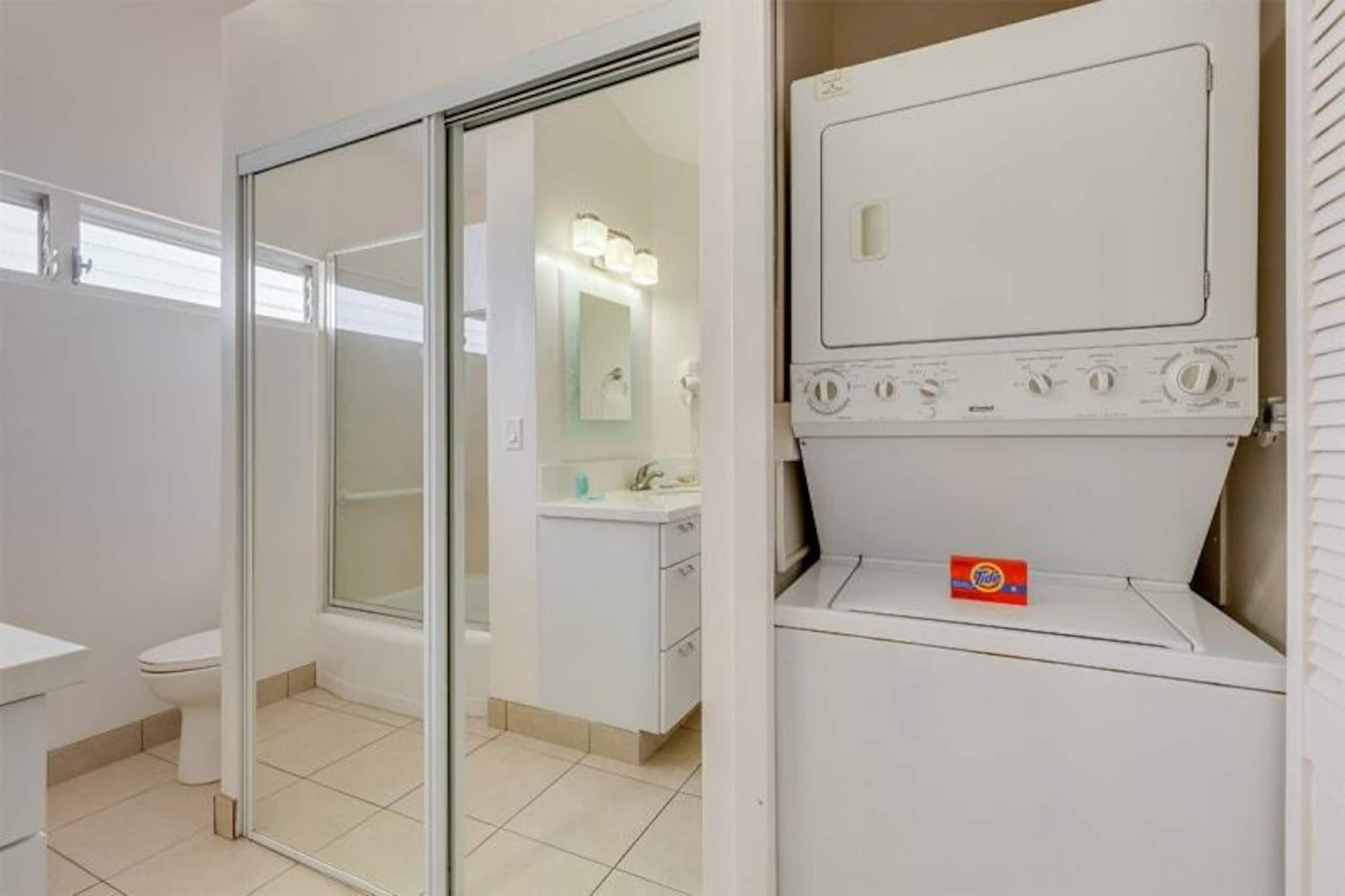 Condo in Honolulu · ★4.8 · Studio · 1 bed · 1 shared bath - Image 15
