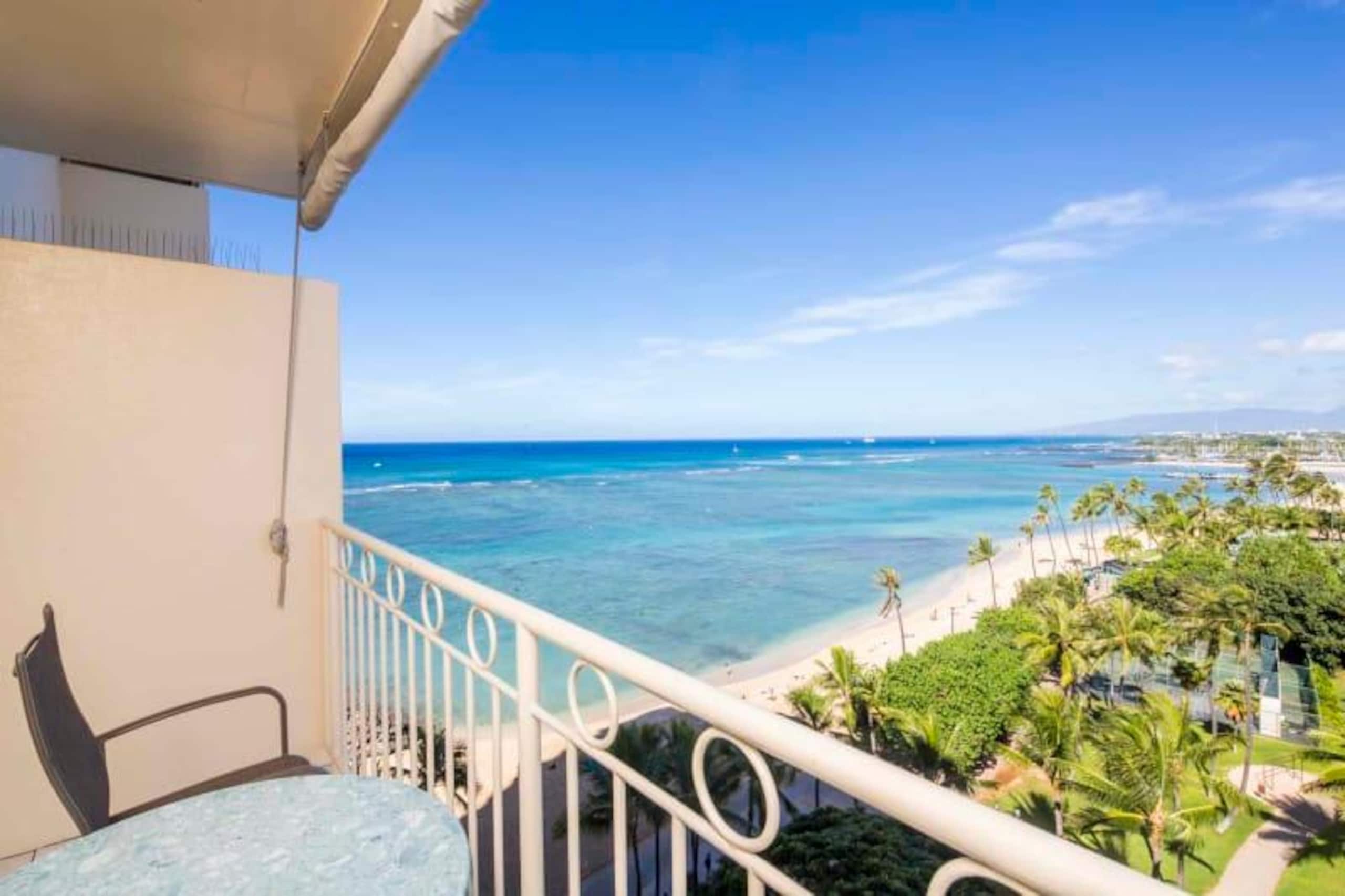 Condo in Honolulu · ★4.68 · Studio · 1 bed · 1 shared bath - Image 11