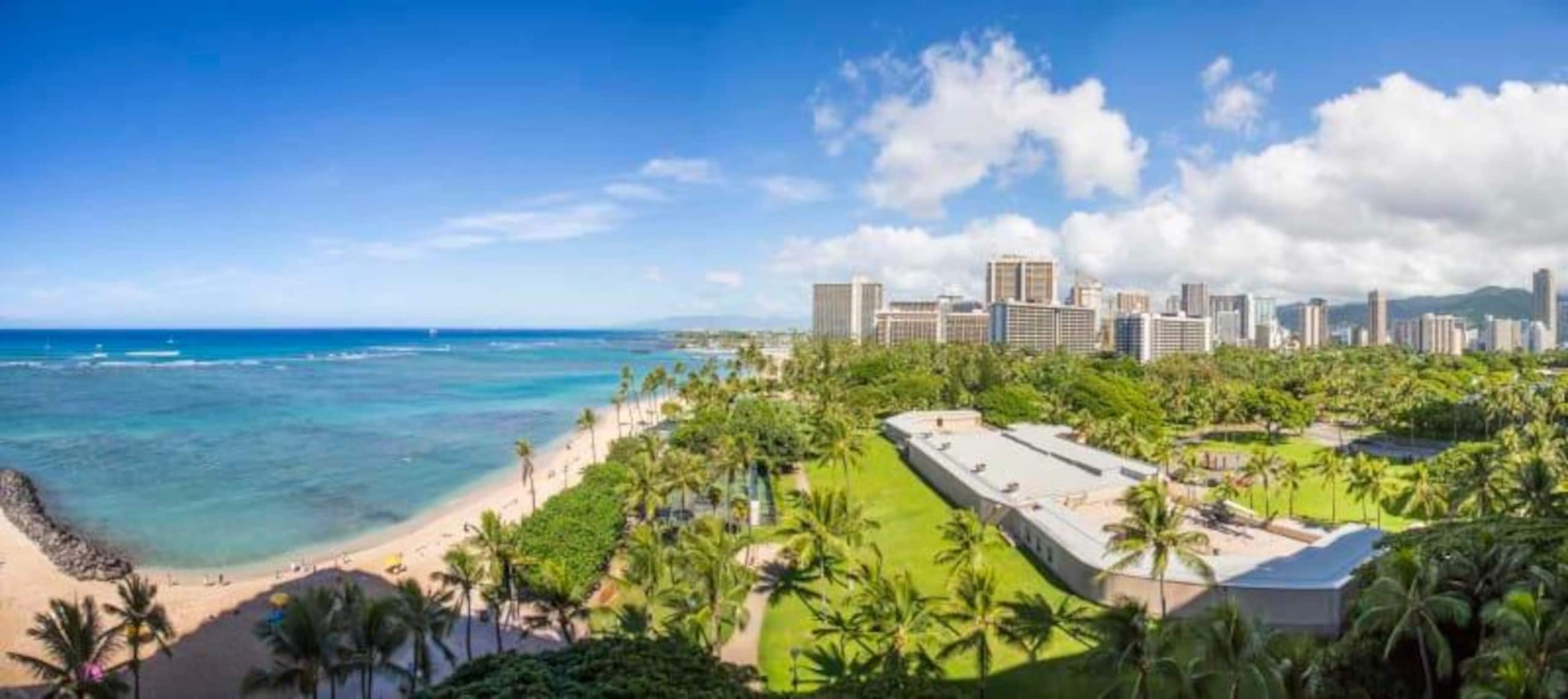 Condo in Honolulu · ★4.68 · Studio · 1 bed · 1 shared bath - Image 16