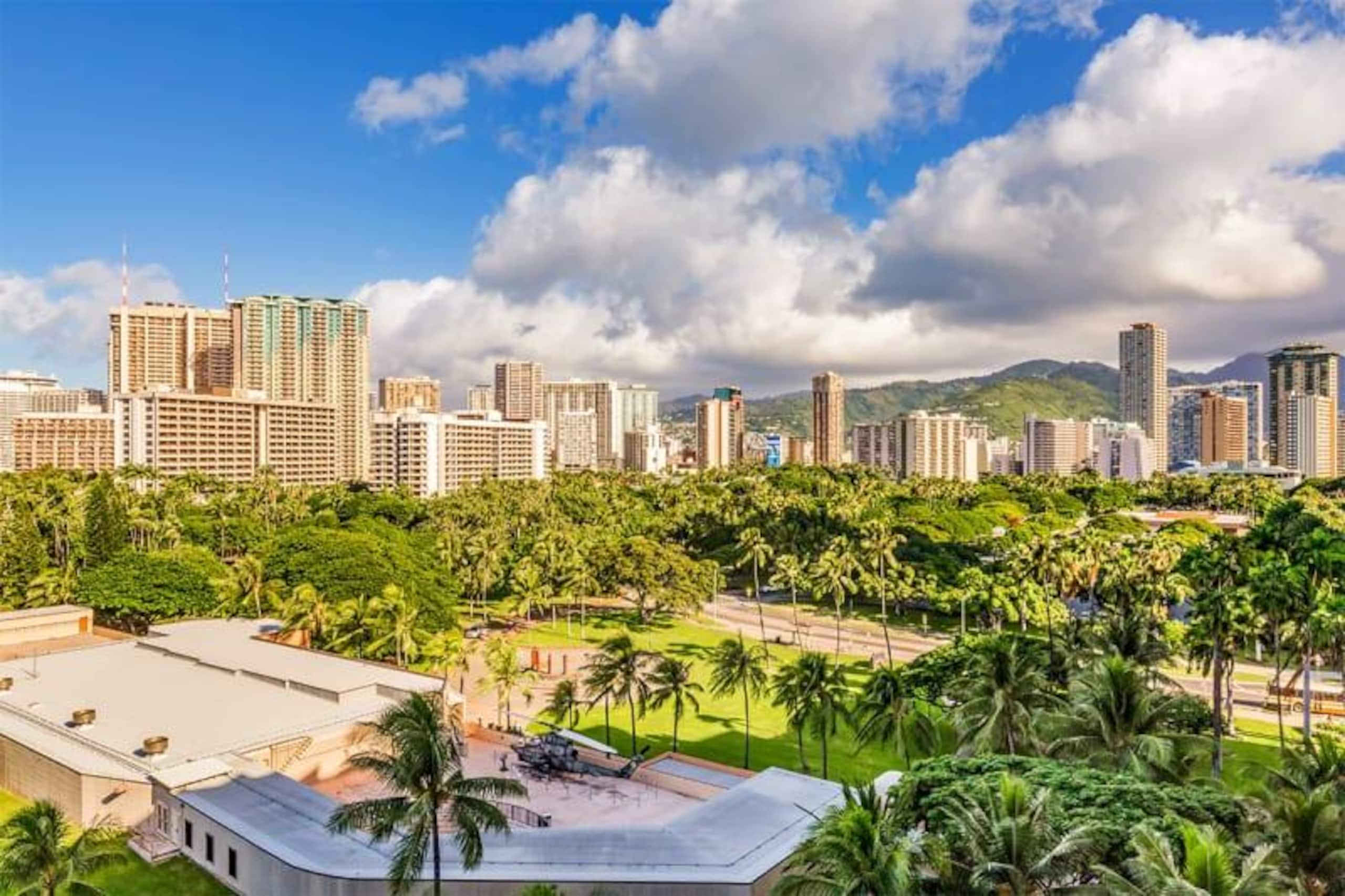Condo in Honolulu · ★4.68 · Studio · 1 bed · 1 shared bath - Image 20