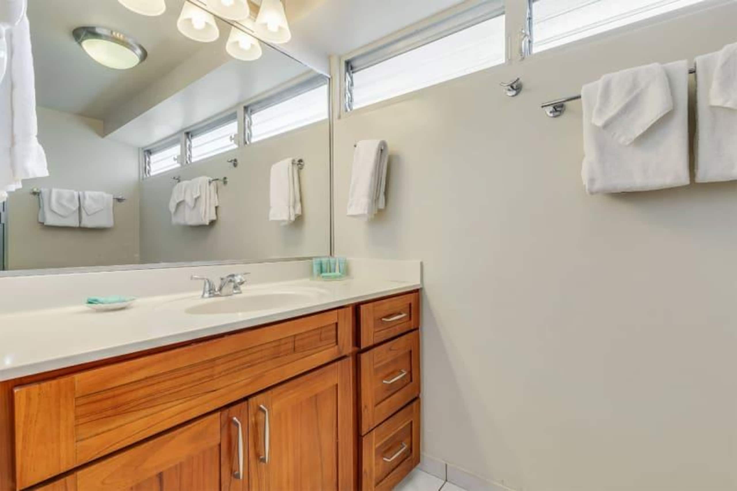 Condo in Honolulu · ★4.5 · 1 bedroom · 1 bed · 1 private bath - Image 11