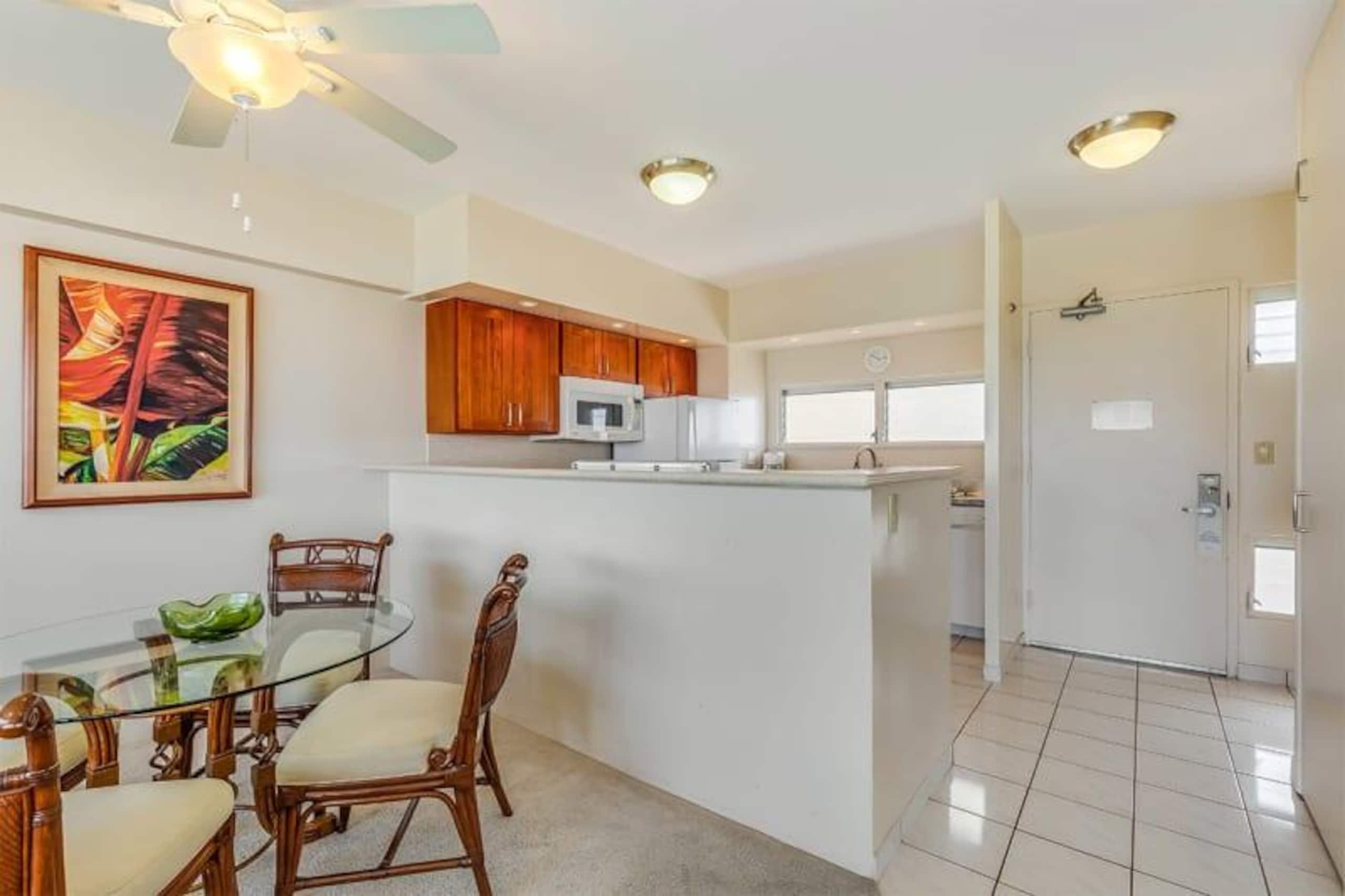 Condo in Honolulu · ★4.5 · 1 bedroom · 1 bed · 1 private bath - Image 8