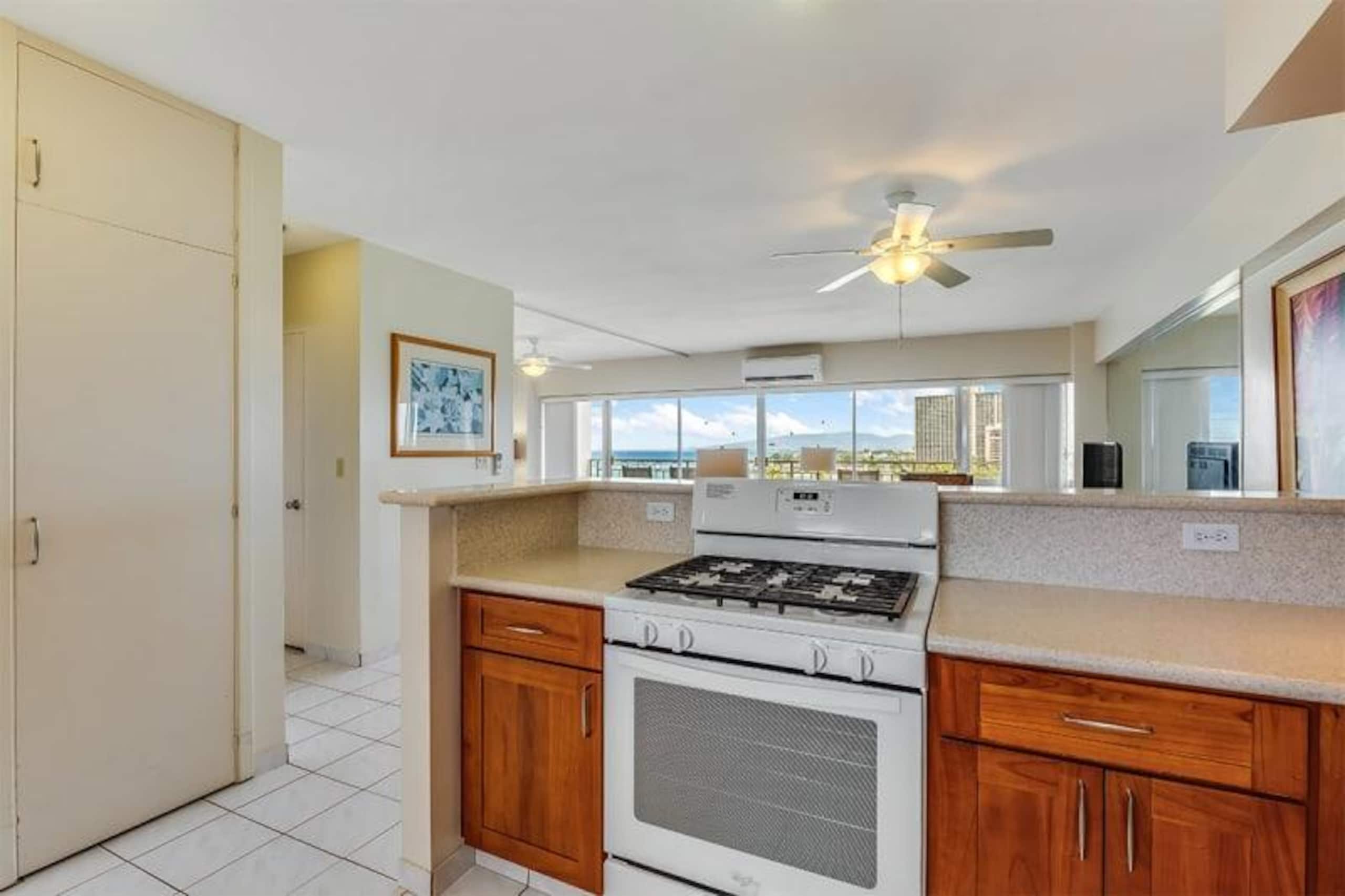 Condo in Honolulu · ★4.5 · 1 bedroom · 1 bed · 1 private bath - Image 5