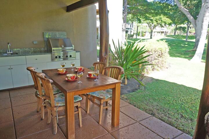 Spacious 3 Bedroom Townhome Close to Beach Club! gallery image 4