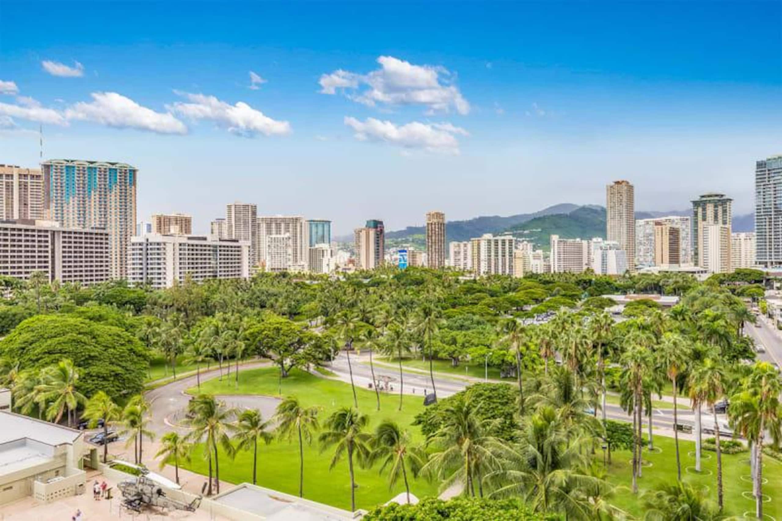 Condo in Honolulu · ★4.5 · 1 bedroom · 1 bed · 1 private bath - Image 16