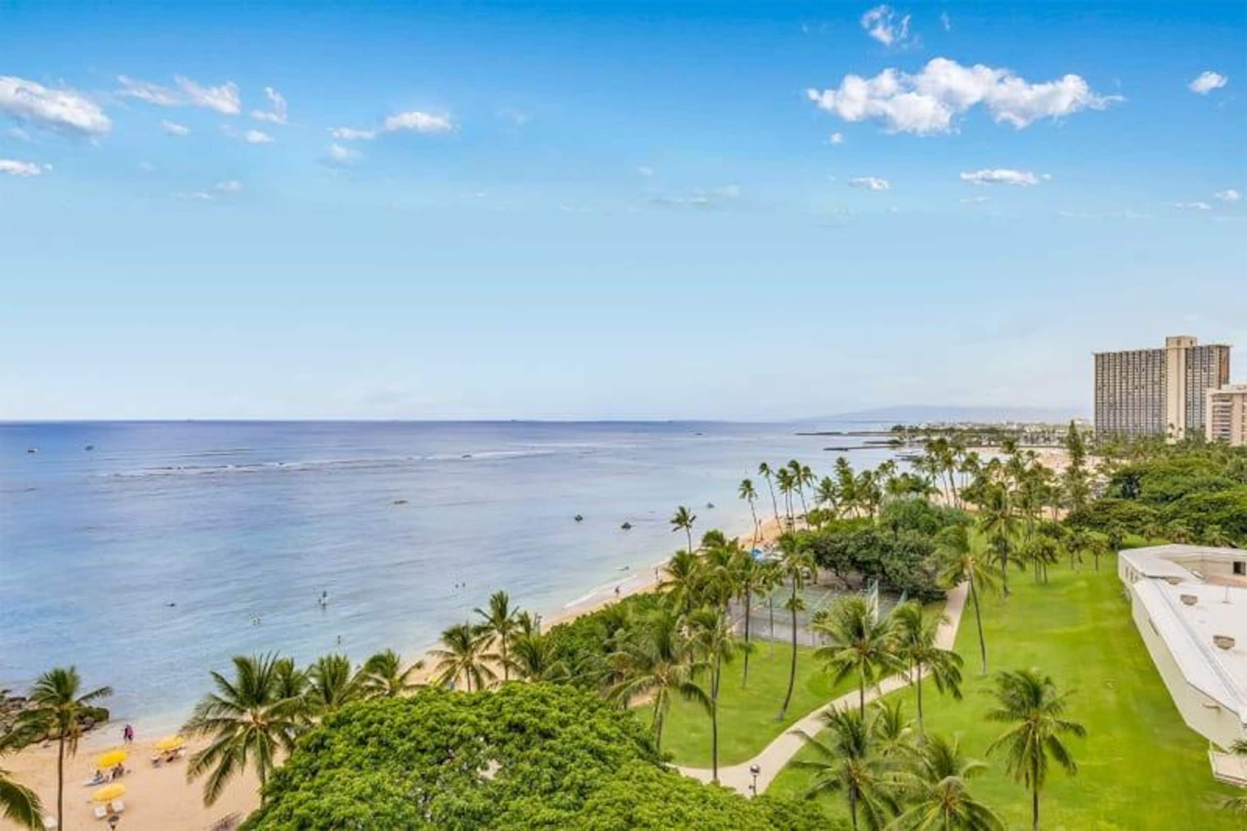 Condo in Honolulu · ★4.5 · 1 bedroom · 1 bed · 1 private bath - Image 15