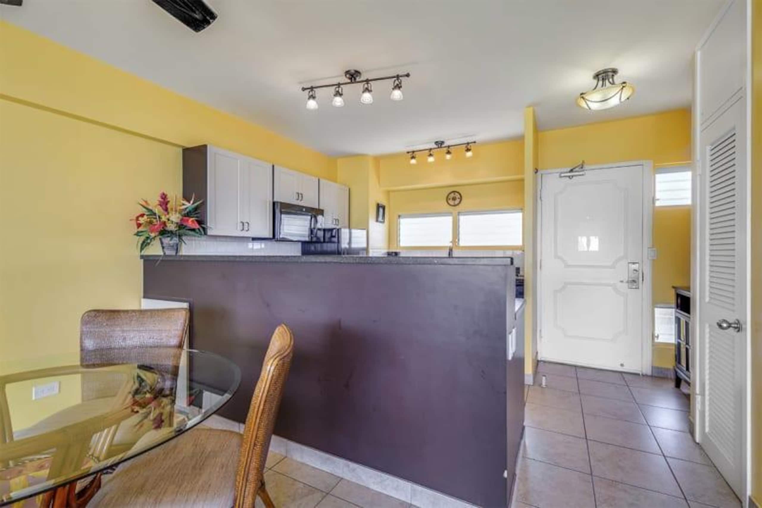 Condo in Honolulu · ★4.5 · 1 bedroom · 1 bed · 1 private bath - Image 7