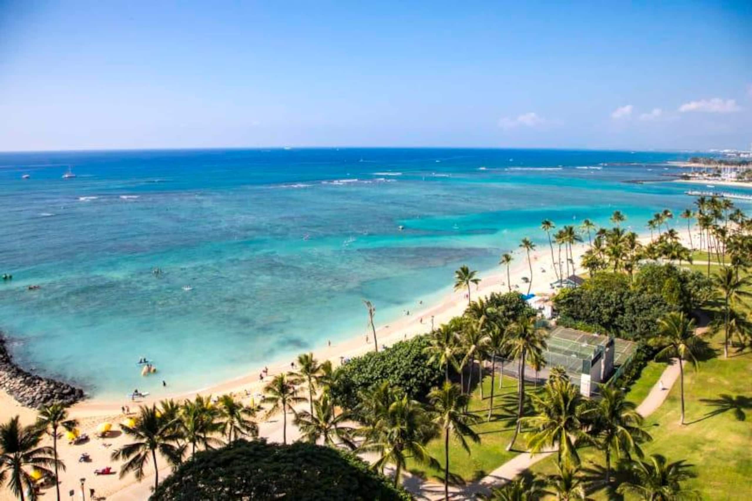 Condo in Honolulu · ★4.5 · 1 bedroom · 1 bed · 1 private bath - Image 13