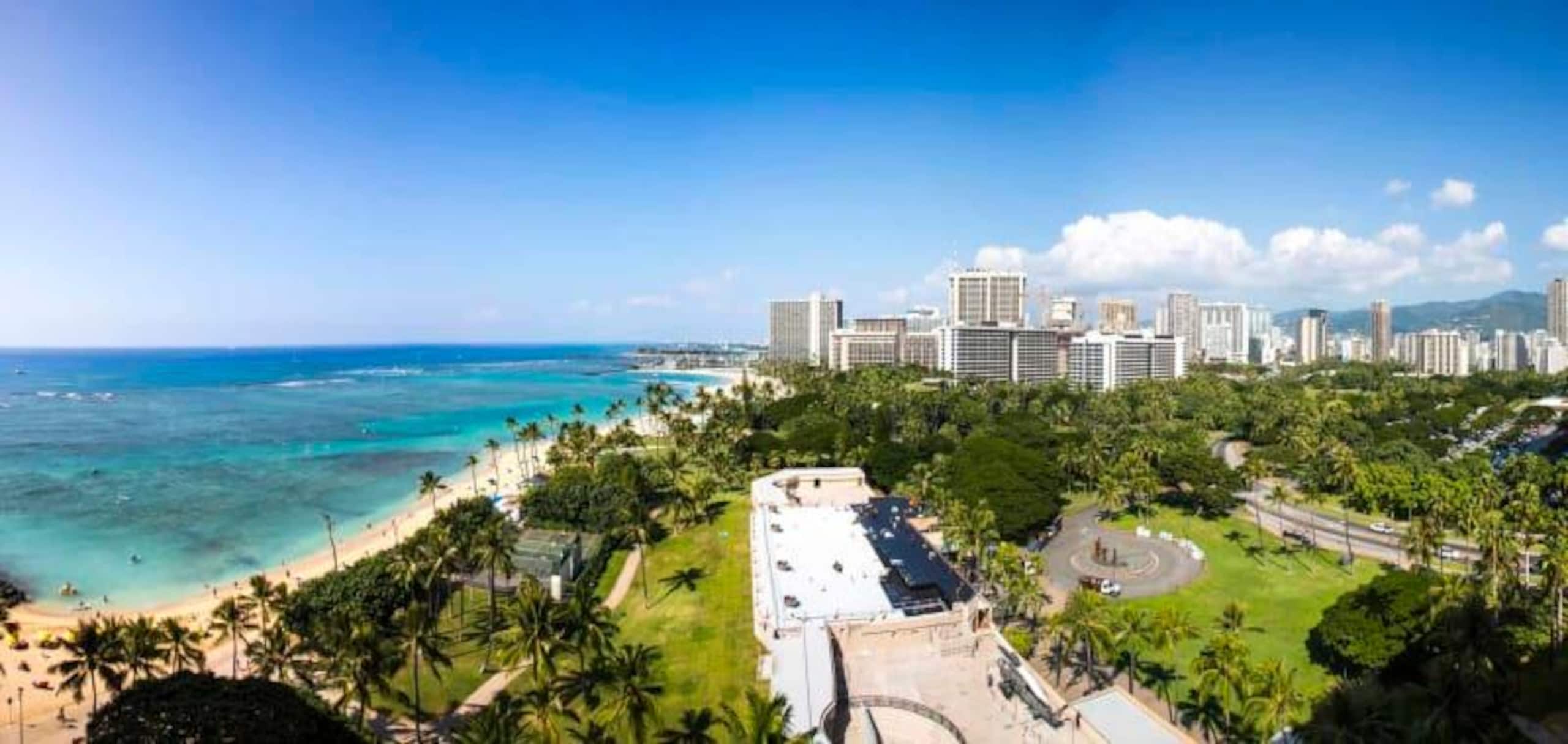 Condo in Honolulu · ★4.5 · 1 bedroom · 1 bed · 1 private bath - Image 14