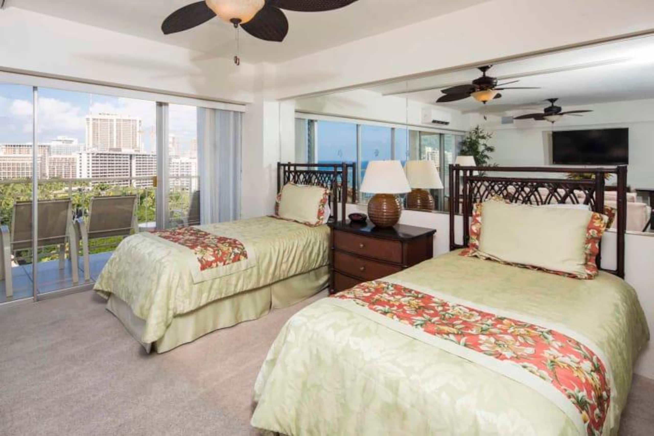 Condo in Honolulu · ★4.5 · 1 bedroom · 1 bed · 1 private bath - Image 6