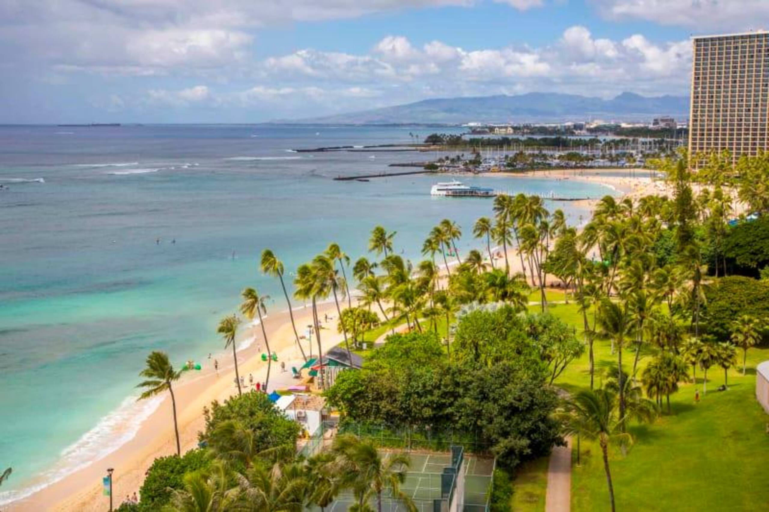 Condo in Honolulu · ★4.89 · 1 bedroom · 1 bed · 1 shared bath - Image 19