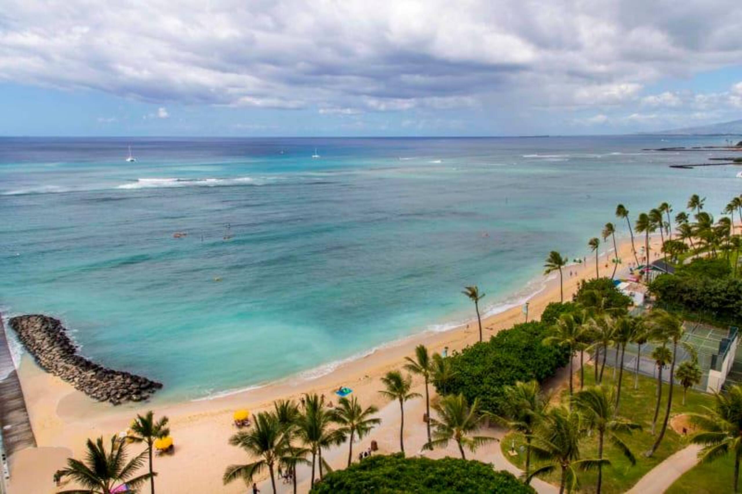 Condo in Honolulu · ★4.89 · 1 bedroom · 1 bed · 1 shared bath - Image 20