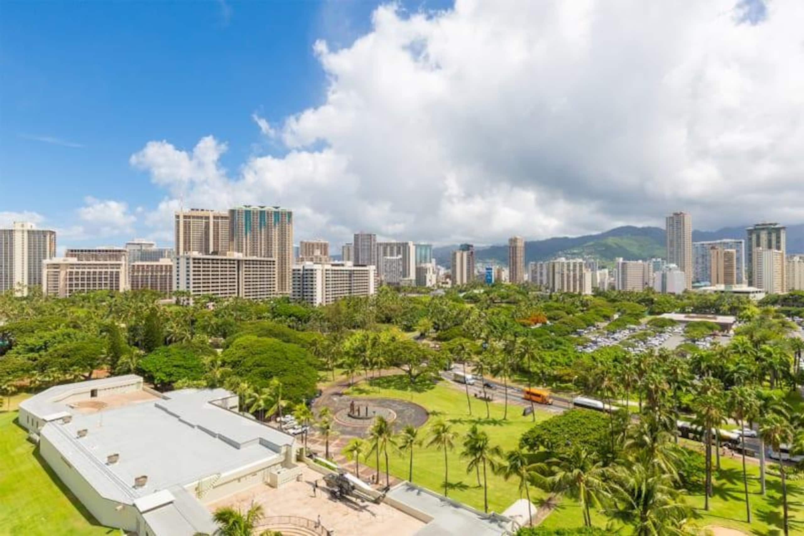 Condo in Honolulu · ★4.89 · 1 bedroom · 1 bed · 1 shared bath - Image 12