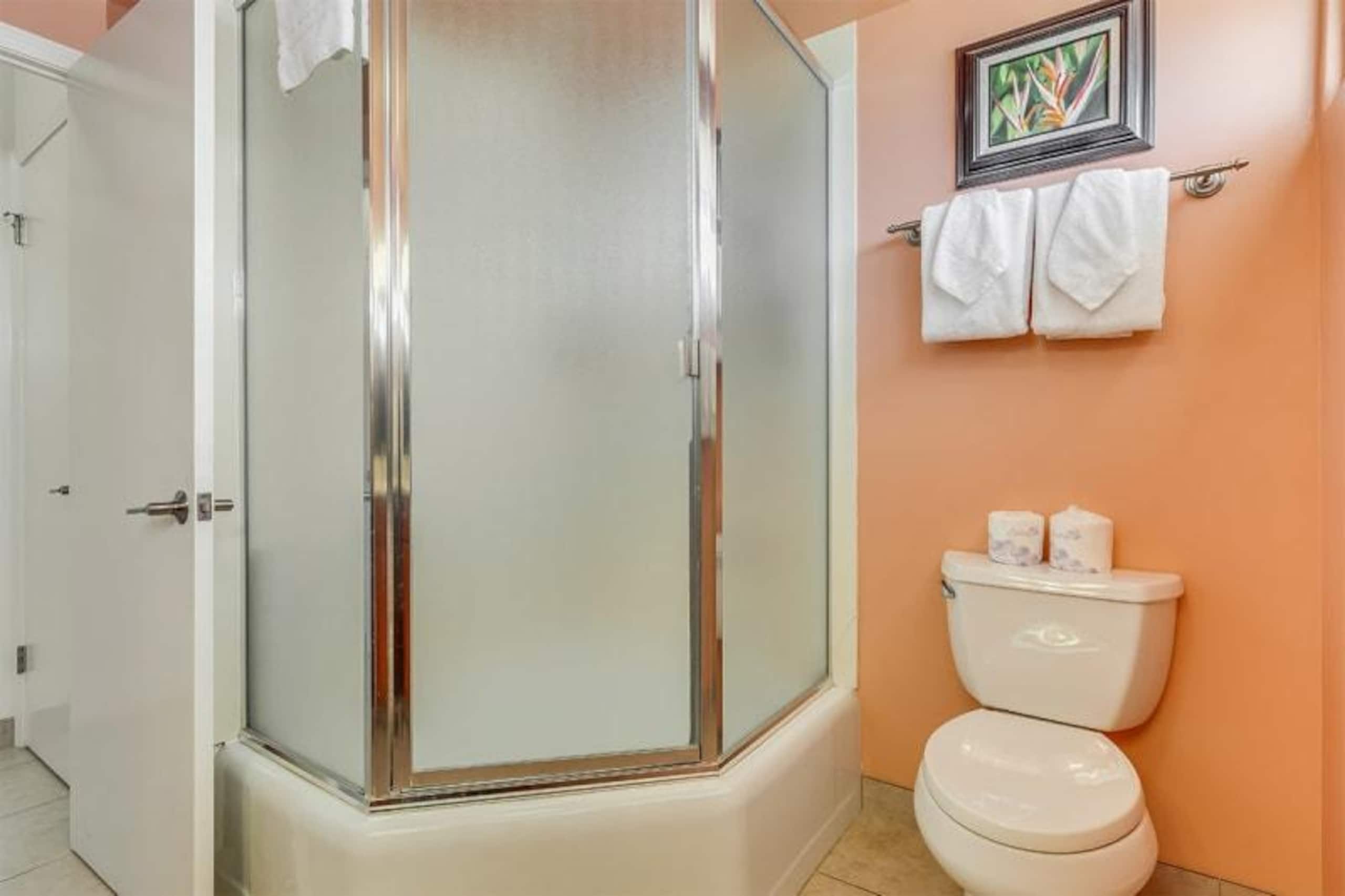 Condo in Honolulu · ★4.89 · 1 bedroom · 1 bed · 1 shared bath - Image 17