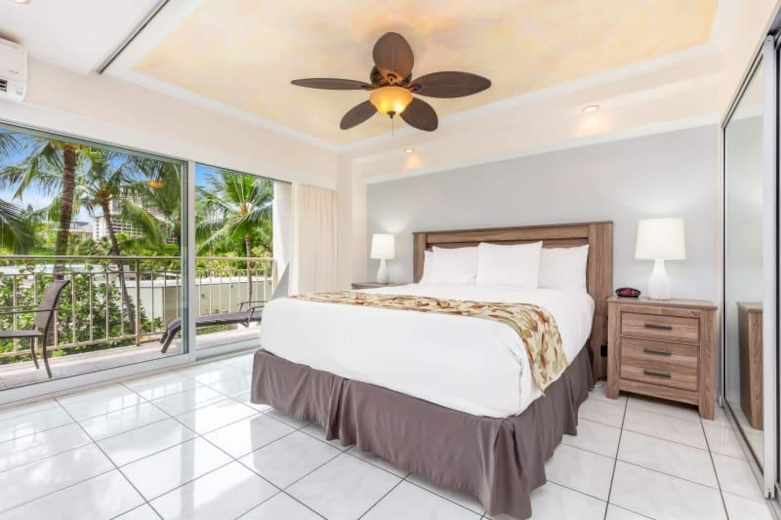 Condo in Honolulu · ★4.83 · 1 bedroom · 1 bed · 1 shared bath - Image 12
