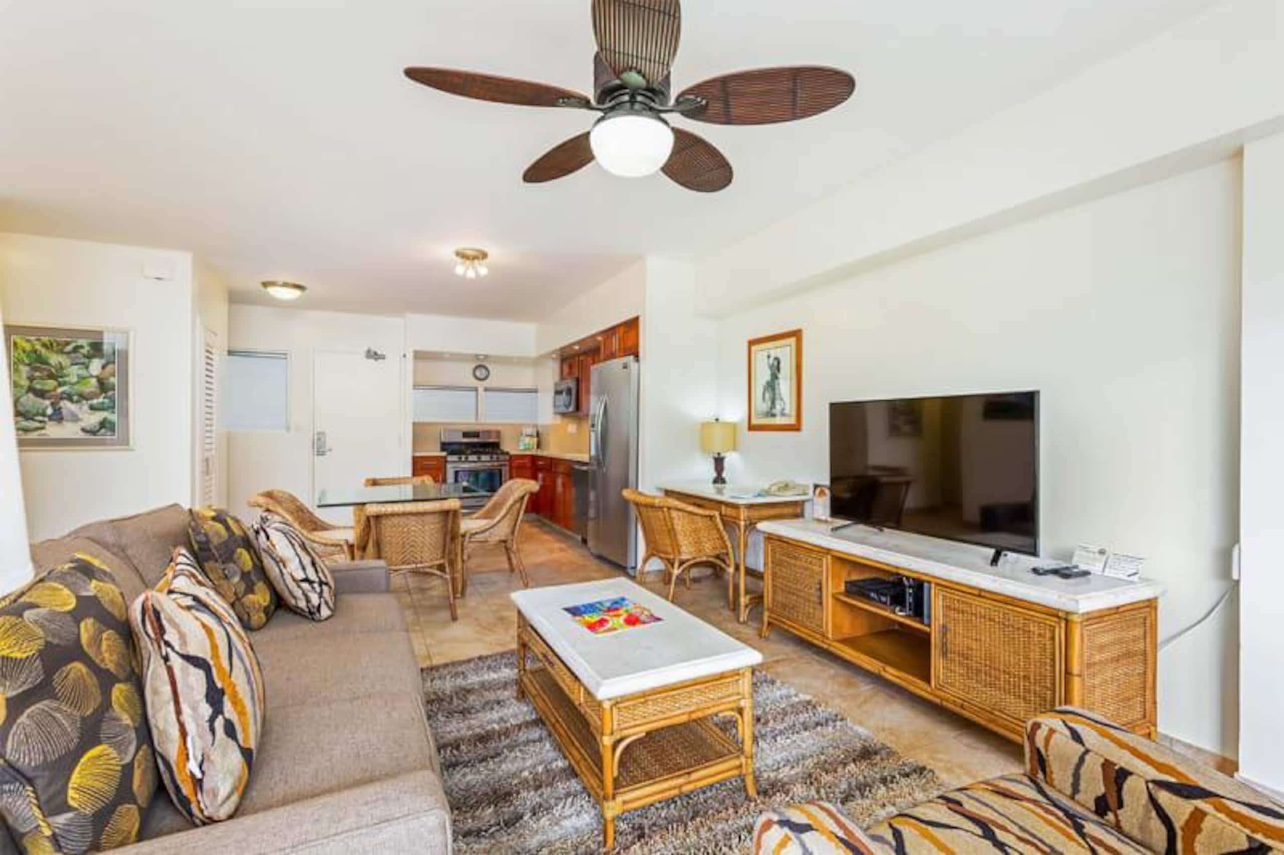 Condo in Honolulu · ★4.43 · 1 bedroom · 1 bed · 1 private bath - Image 4