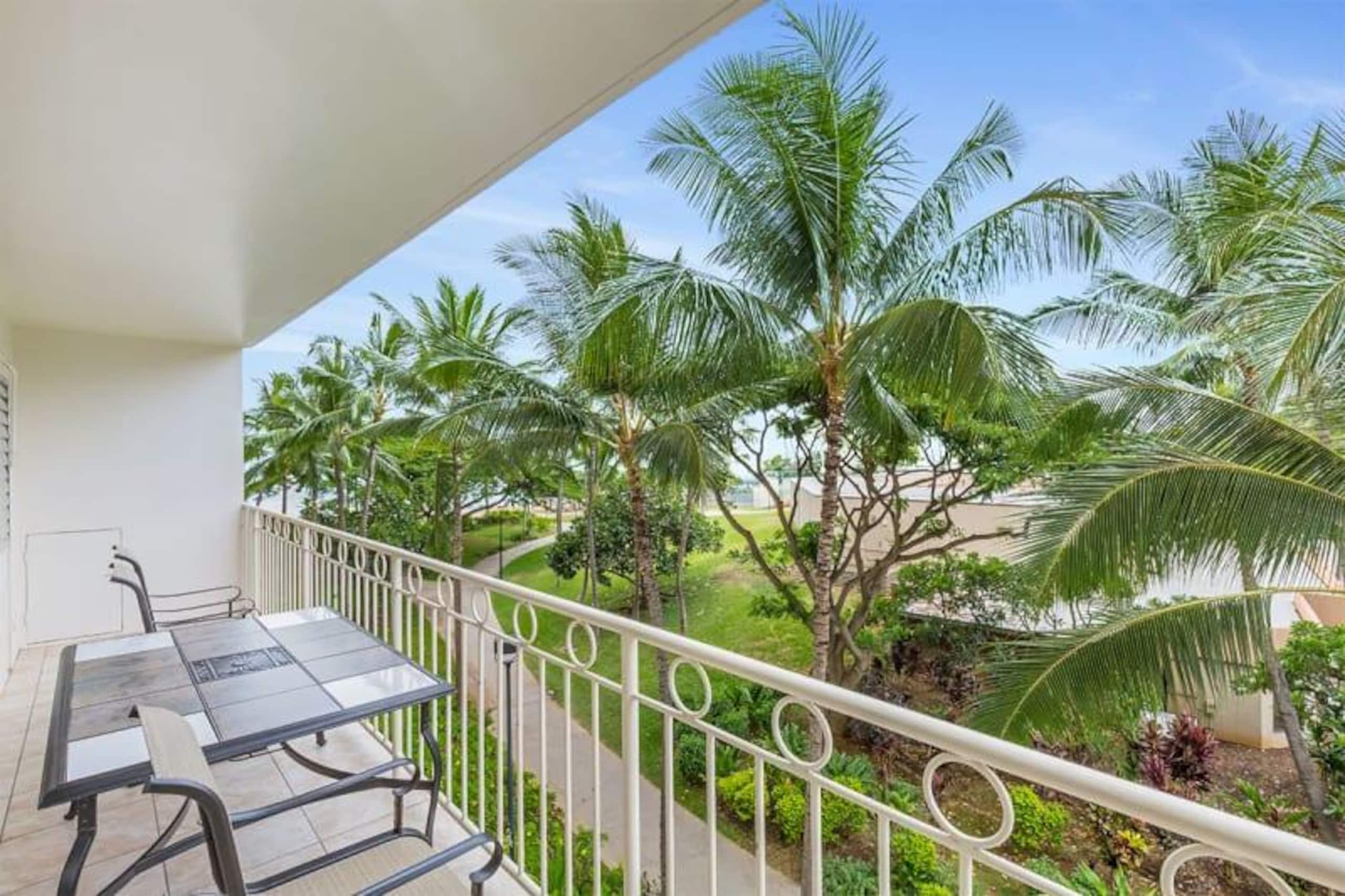 Condo in Honolulu · ★4.43 · 1 bedroom · 1 bed · 1 private bath - Image 11