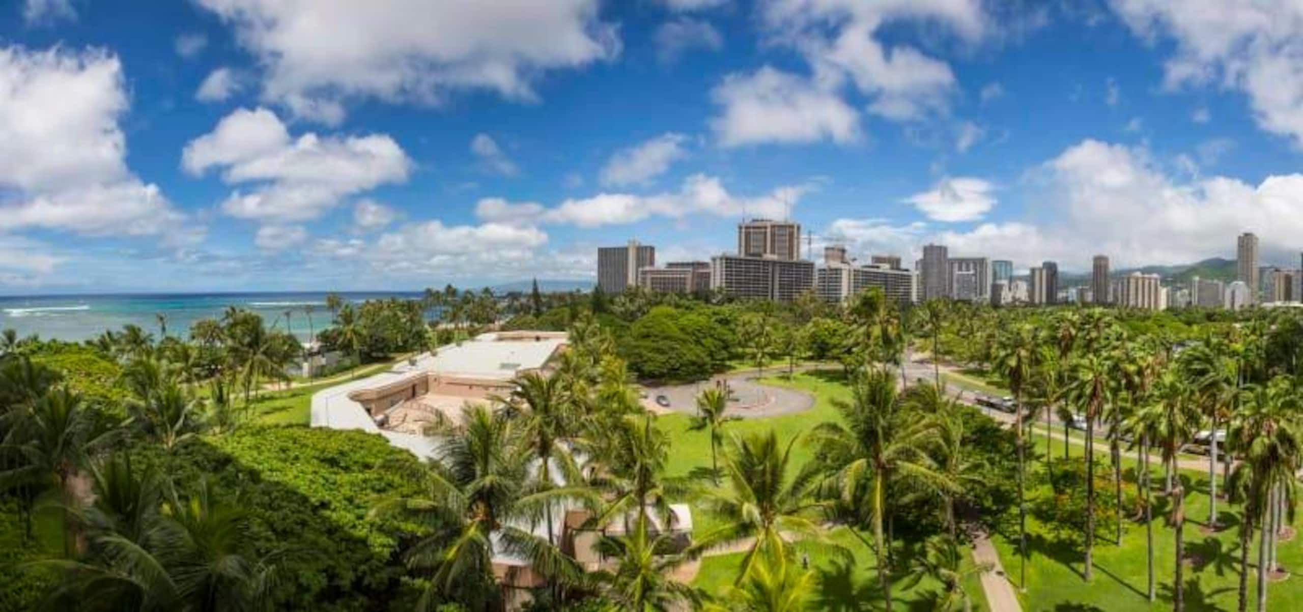 Condo in Honolulu · ★4.7 · 2 bedrooms · 3 beds · 1 shared bath - Image 6